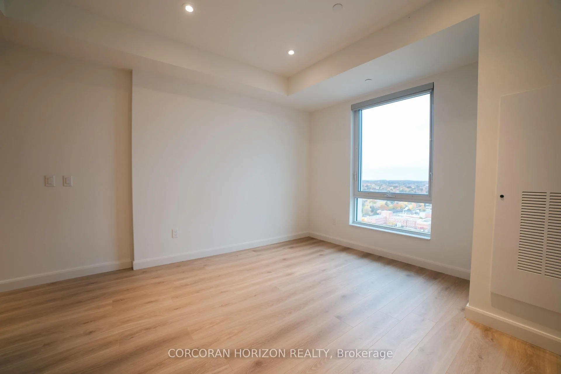 Photo 8 of Unit 1804, 741 King Street W, Kitchener — HOMEH