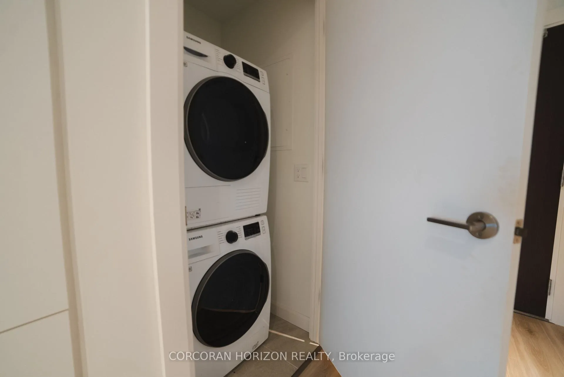 Photo 11 of Unit 1804, 741 King Street W, Kitchener — HOMEH