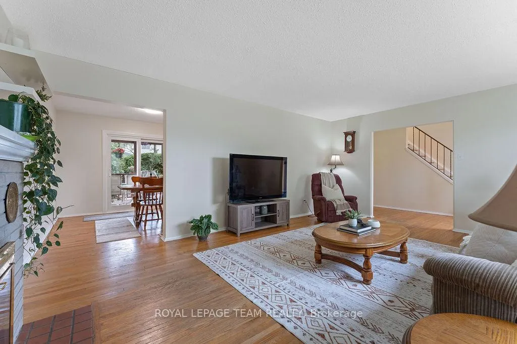 Photo 3 of 123 Abbeyhill Drive, Ottawa, Kanata - Glencairn/Hazeldean — HOMEH