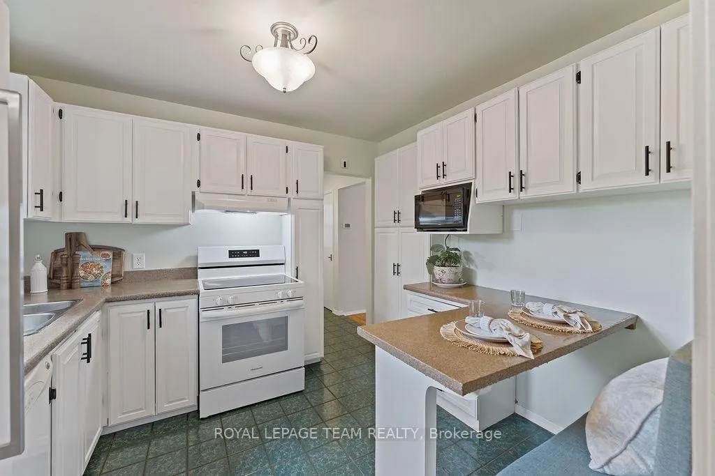 Photo 13 of 123 Abbeyhill Drive, Ottawa, Kanata - Glencairn/Hazeldean — HOMEH