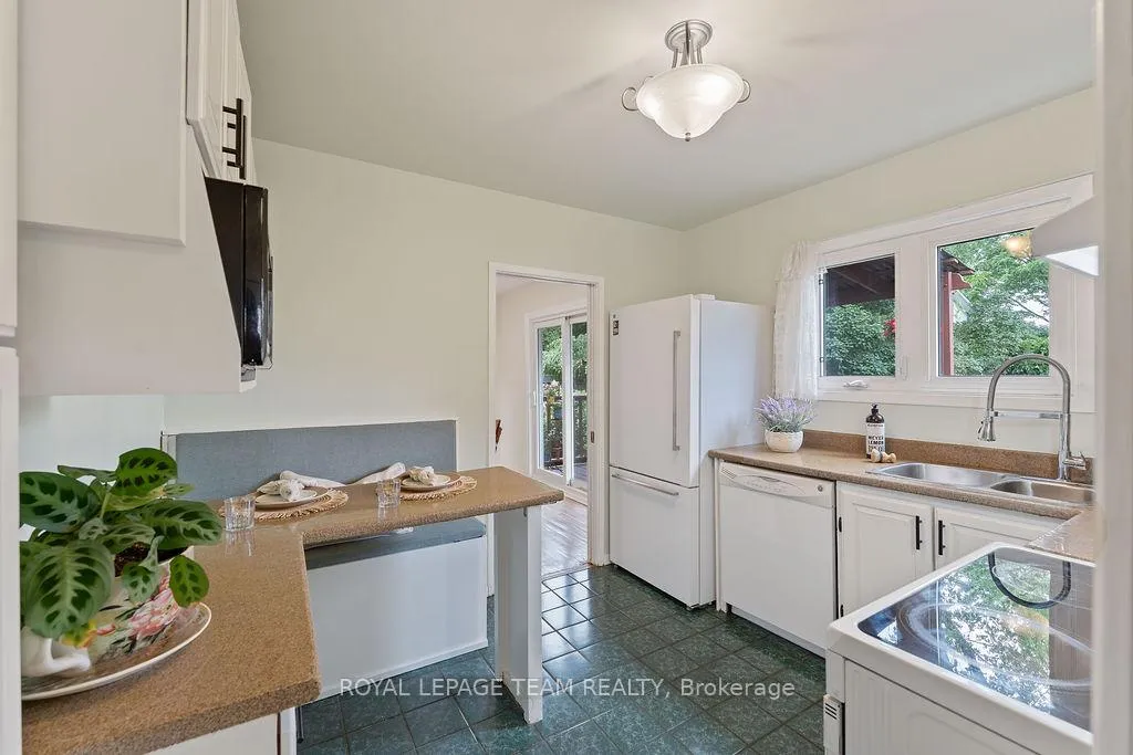 Photo 17 of 123 Abbeyhill Drive, Ottawa, Kanata - Glencairn/Hazeldean — HOMEH