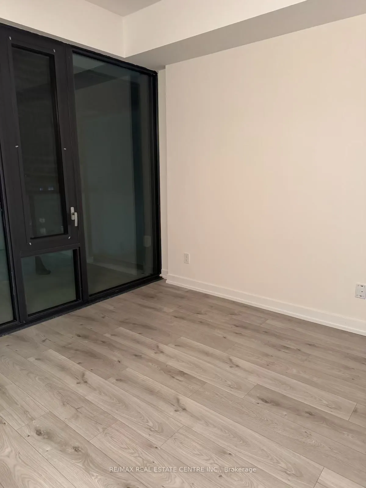 Photo 3 of Unit 1708, 161 Roehampton Avenue, Toronto, Mount Pleasant West — HOMEH