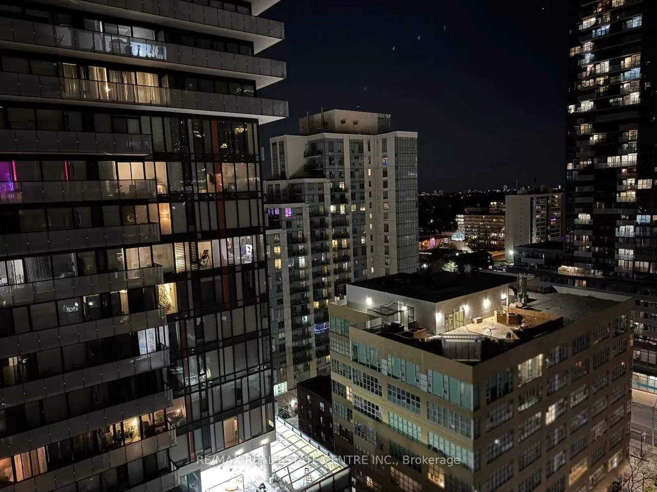 Photo 10 of Unit 1708, 161 Roehampton Avenue, Toronto, Mount Pleasant West — HOMEH