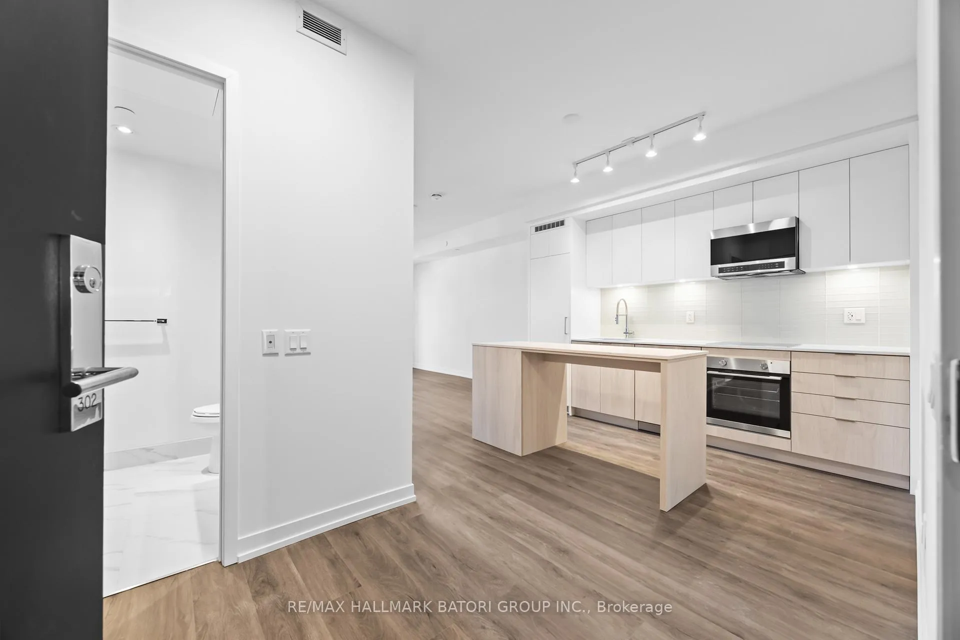 Photo 1 of Unit 302, 863 St. Clair Avenue W, Toronto, Wychwood — HOMEH