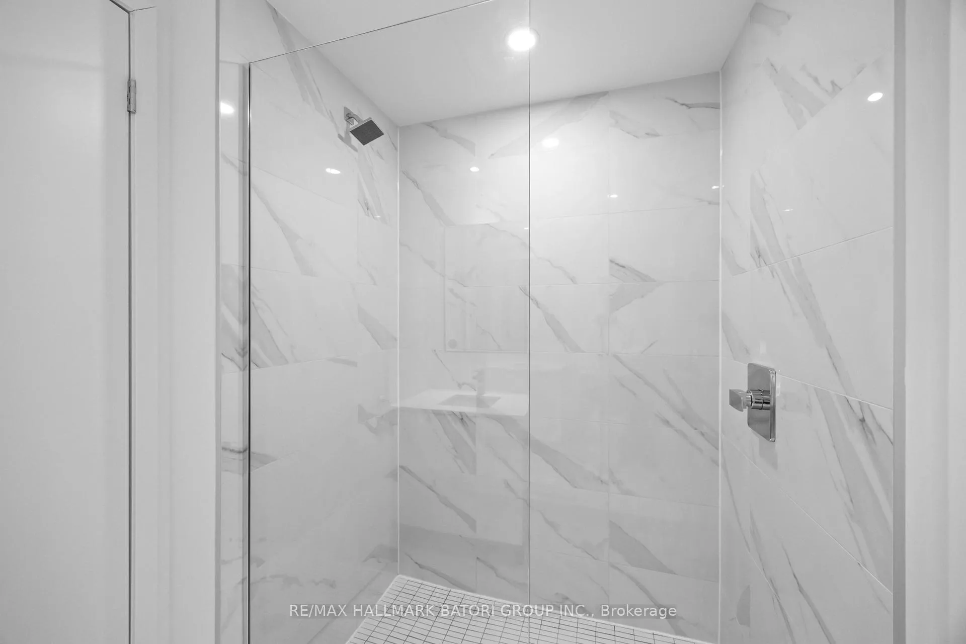 Photo 4 of Unit 302, 863 St. Clair Avenue W, Toronto, Wychwood — HOMEH
