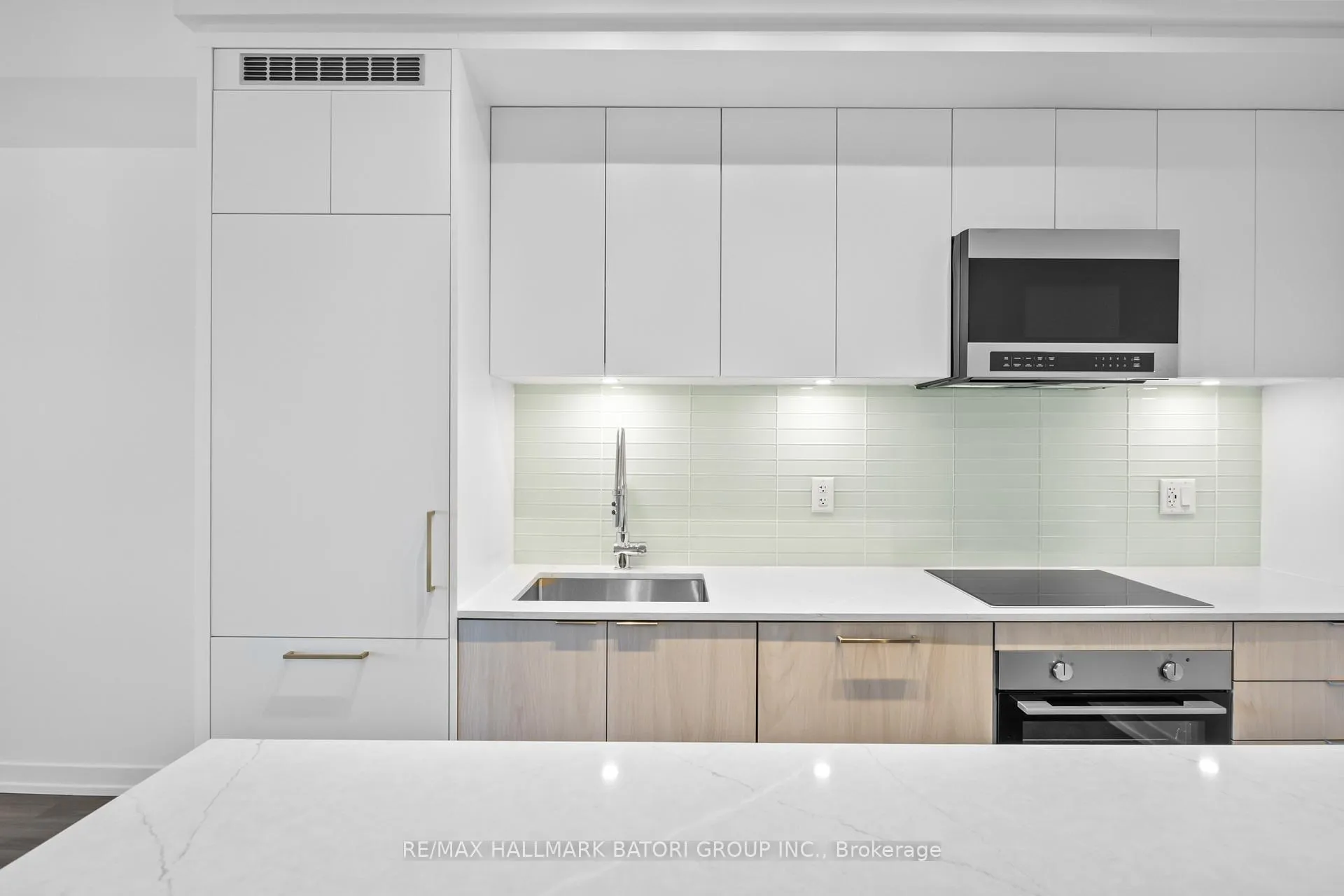 Photo 9 of Unit 302, 863 St. Clair Avenue W, Toronto, Wychwood — HOMEH