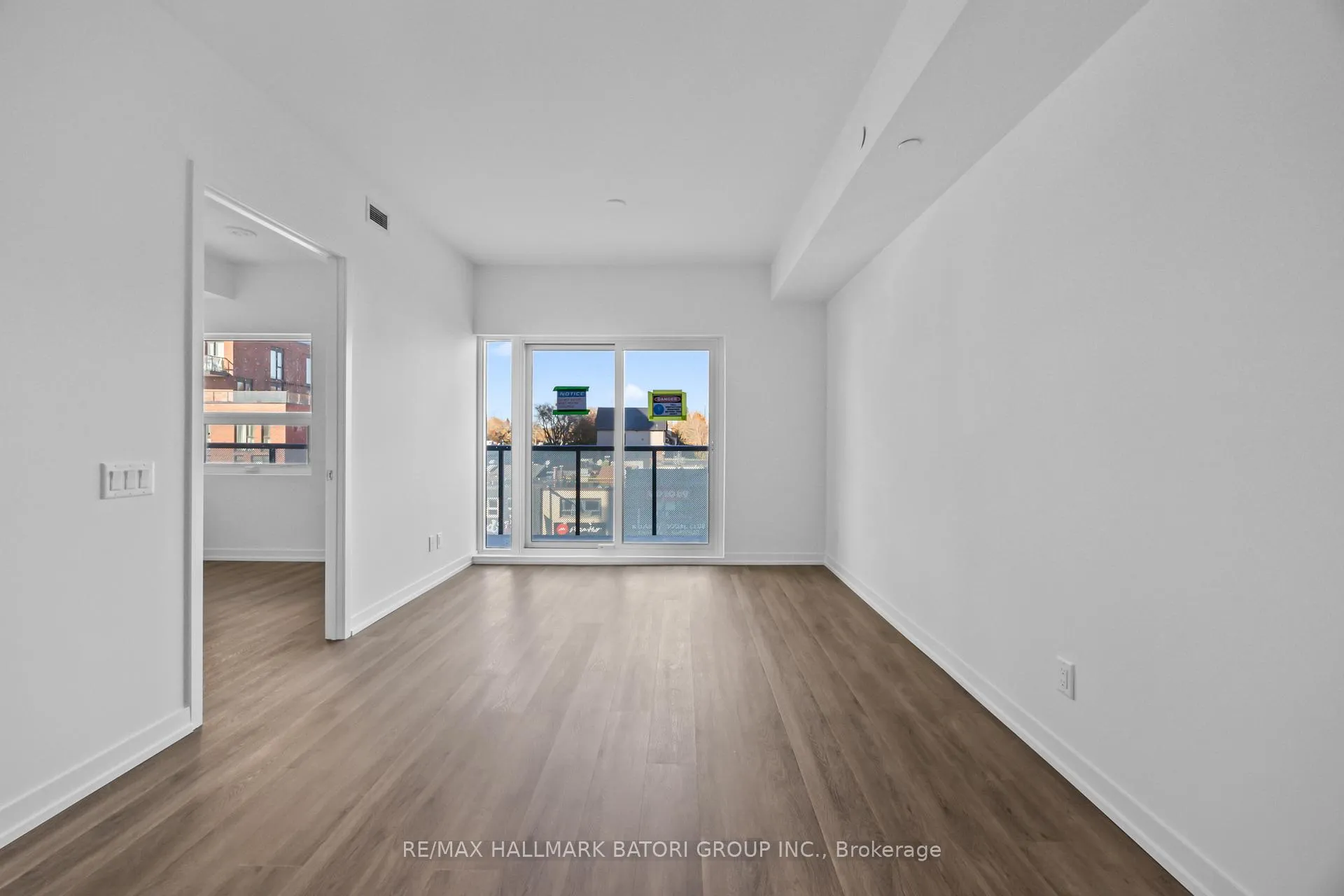 Photo 11 of Unit 302, 863 St. Clair Avenue W, Toronto, Wychwood — HOMEH