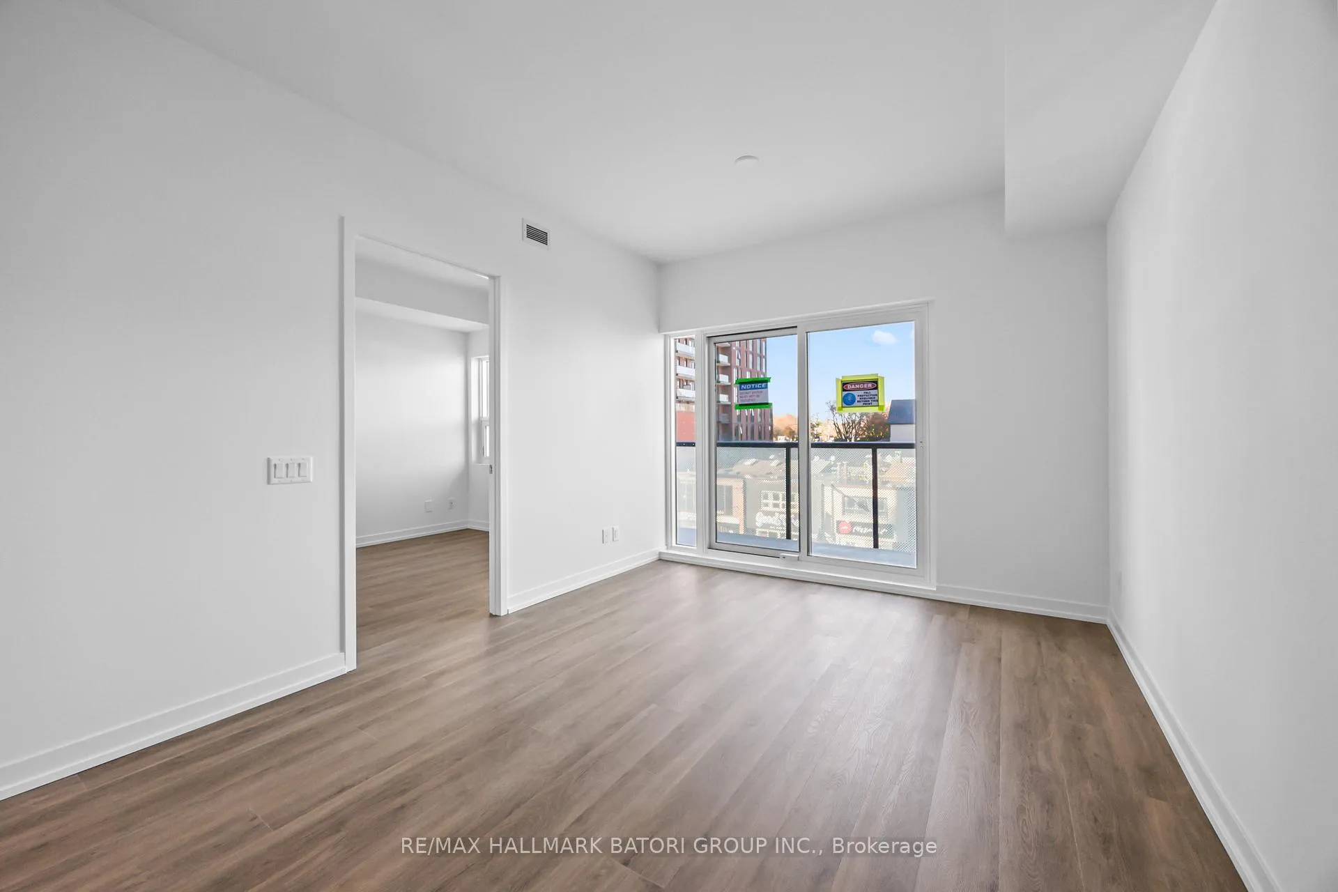 Photo 12 of Unit 302, 863 St. Clair Avenue W, Toronto, Wychwood — HOMEH