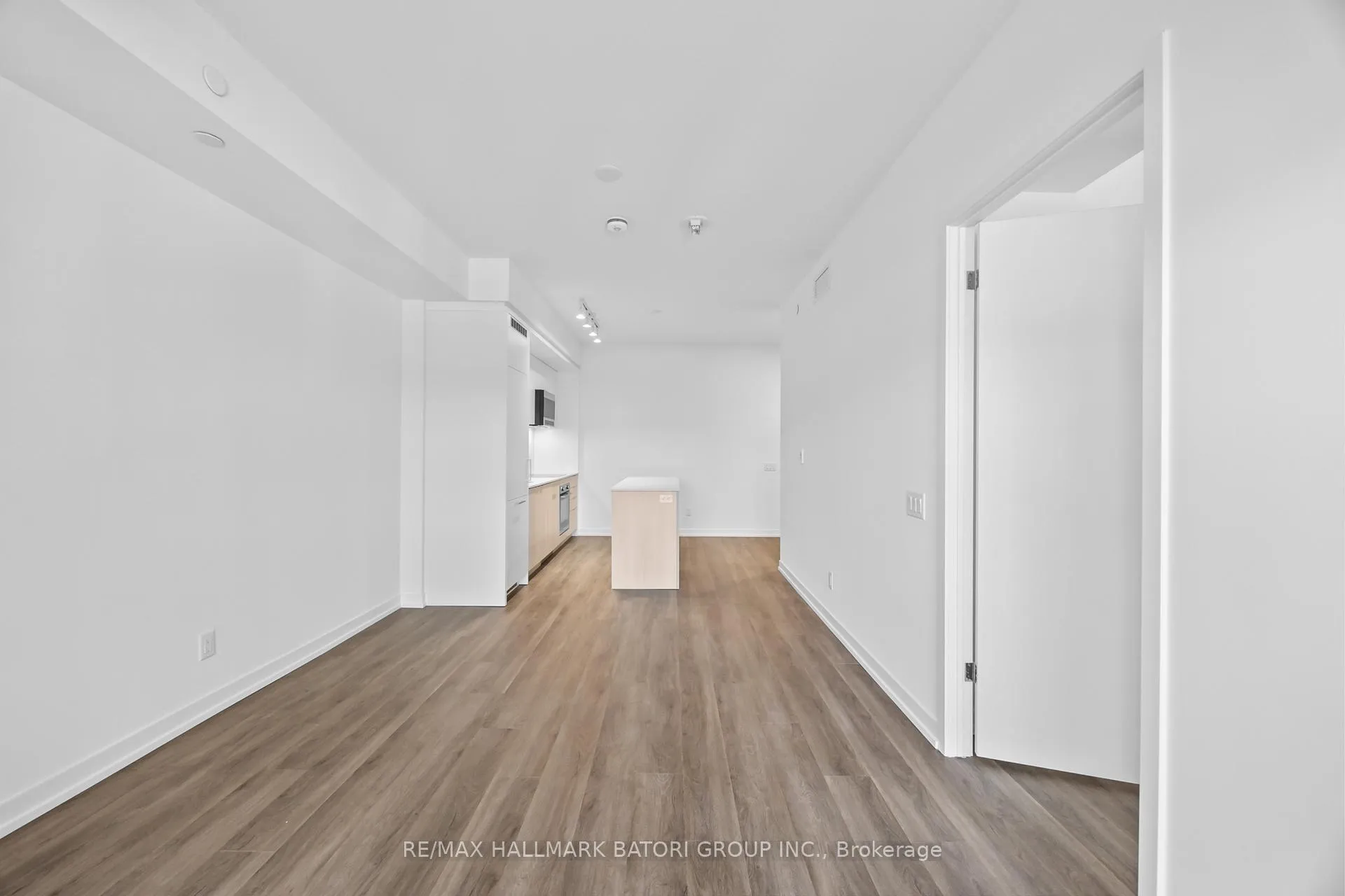 Photo 14 of Unit 302, 863 St. Clair Avenue W, Toronto, Wychwood — HOMEH