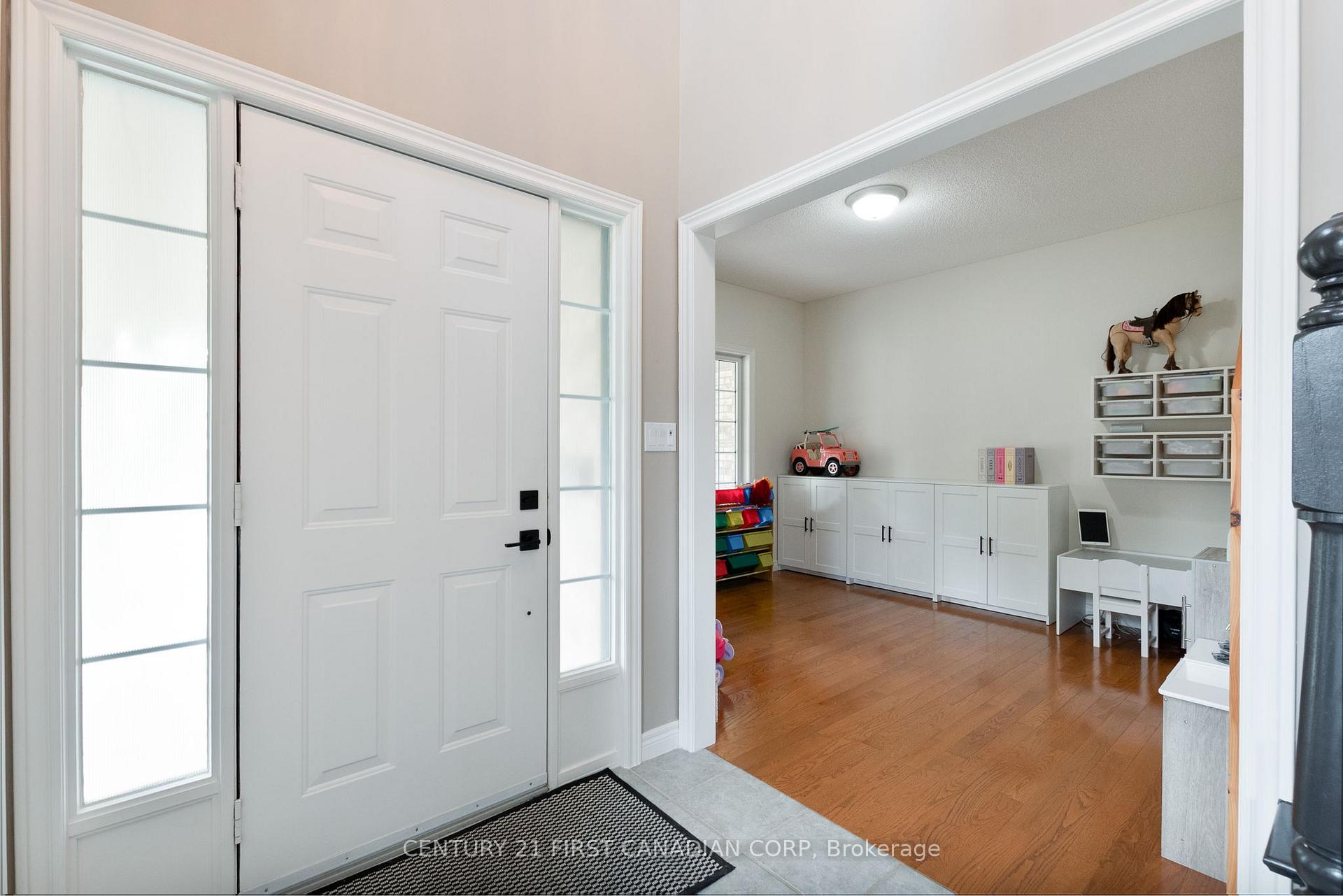 Photo 4 of 23 Symphony Court, Central Elgin, Lynhurst — HOMEH