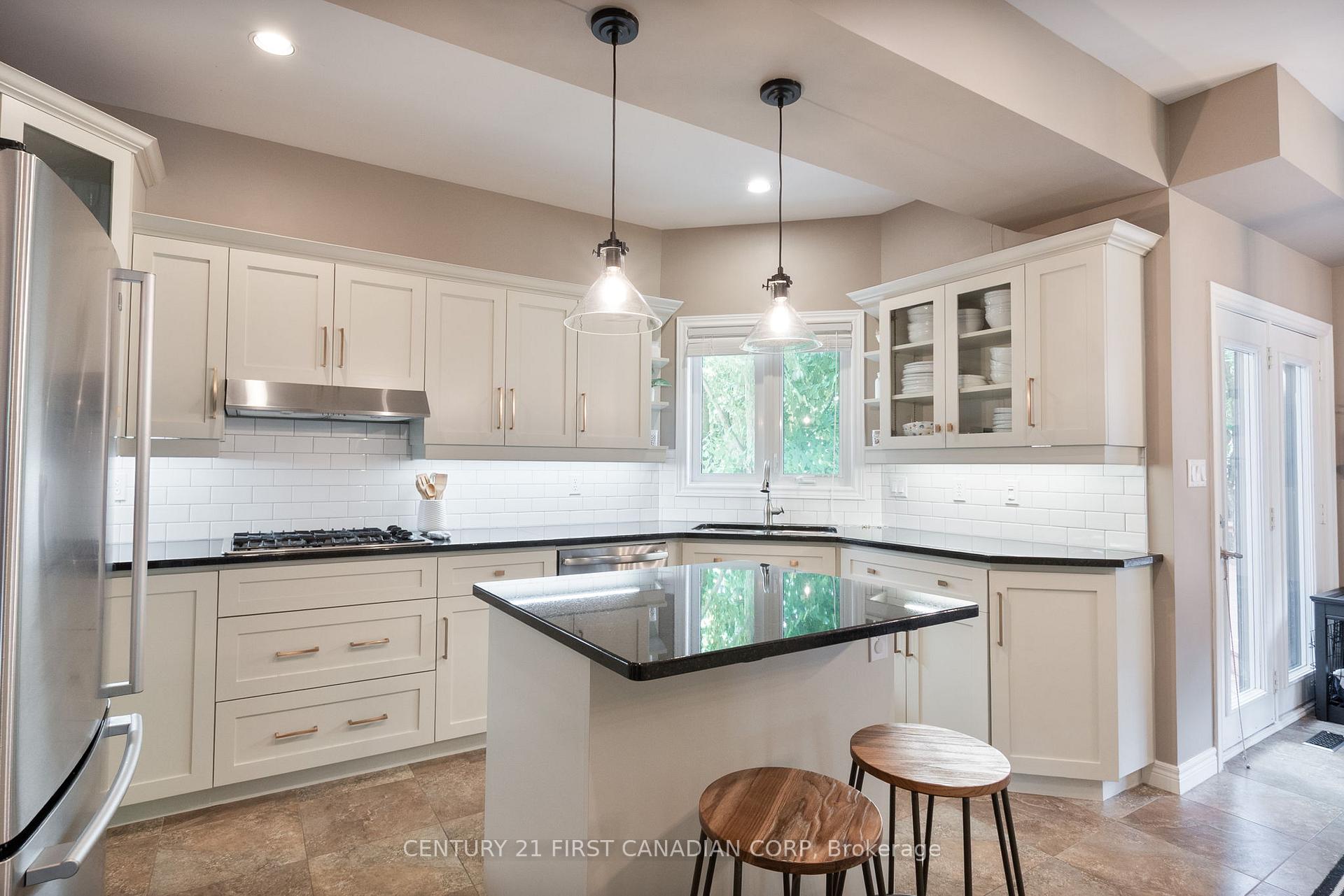 Photo 16 of 23 Symphony Court, Central Elgin, Lynhurst — HOMEH