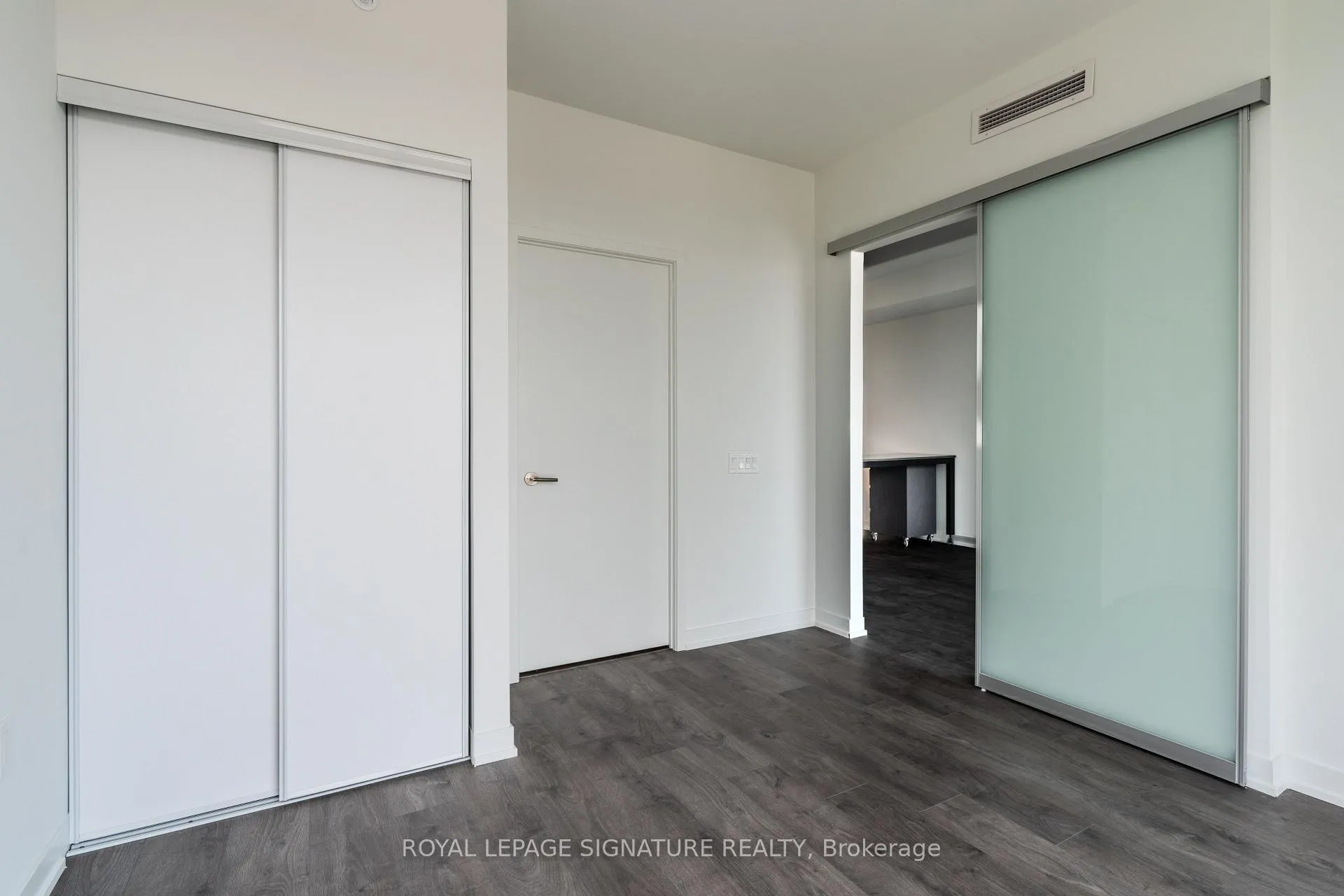 Photo 4 of Unit 1607, 39 Mary Street, Barrie, City Centre — HOMEH