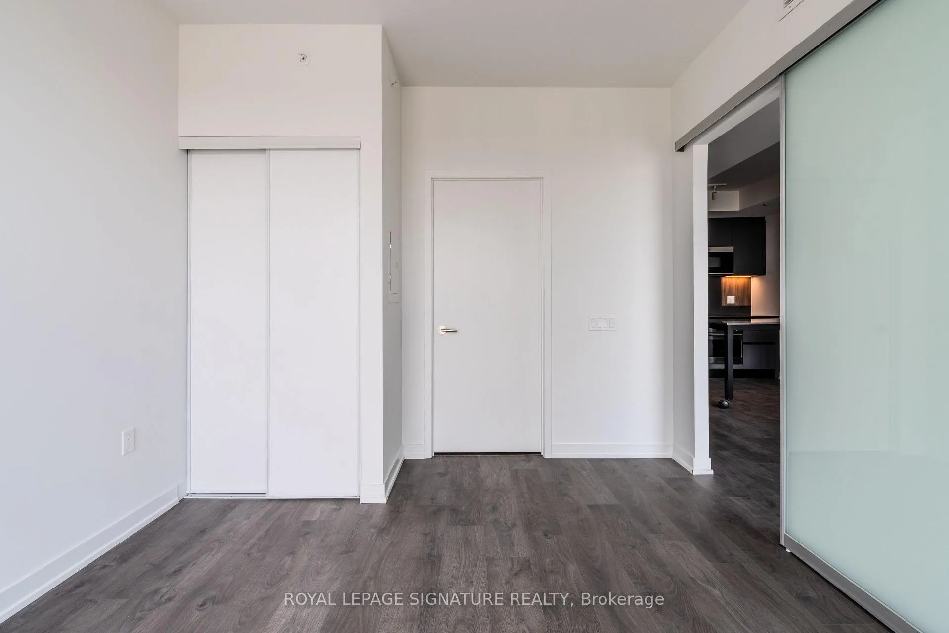 Photo 5 of Unit 1607, 39 Mary Street, Barrie, City Centre — HOMEH