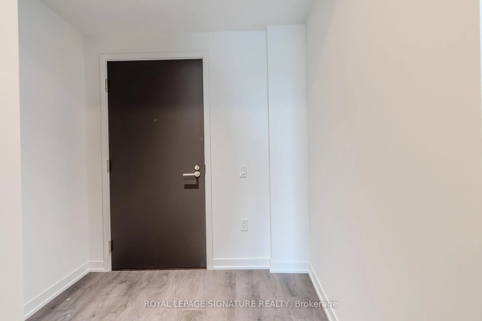 Photo 7 of Unit 1607, 39 Mary Street, Barrie, City Centre — HOMEH