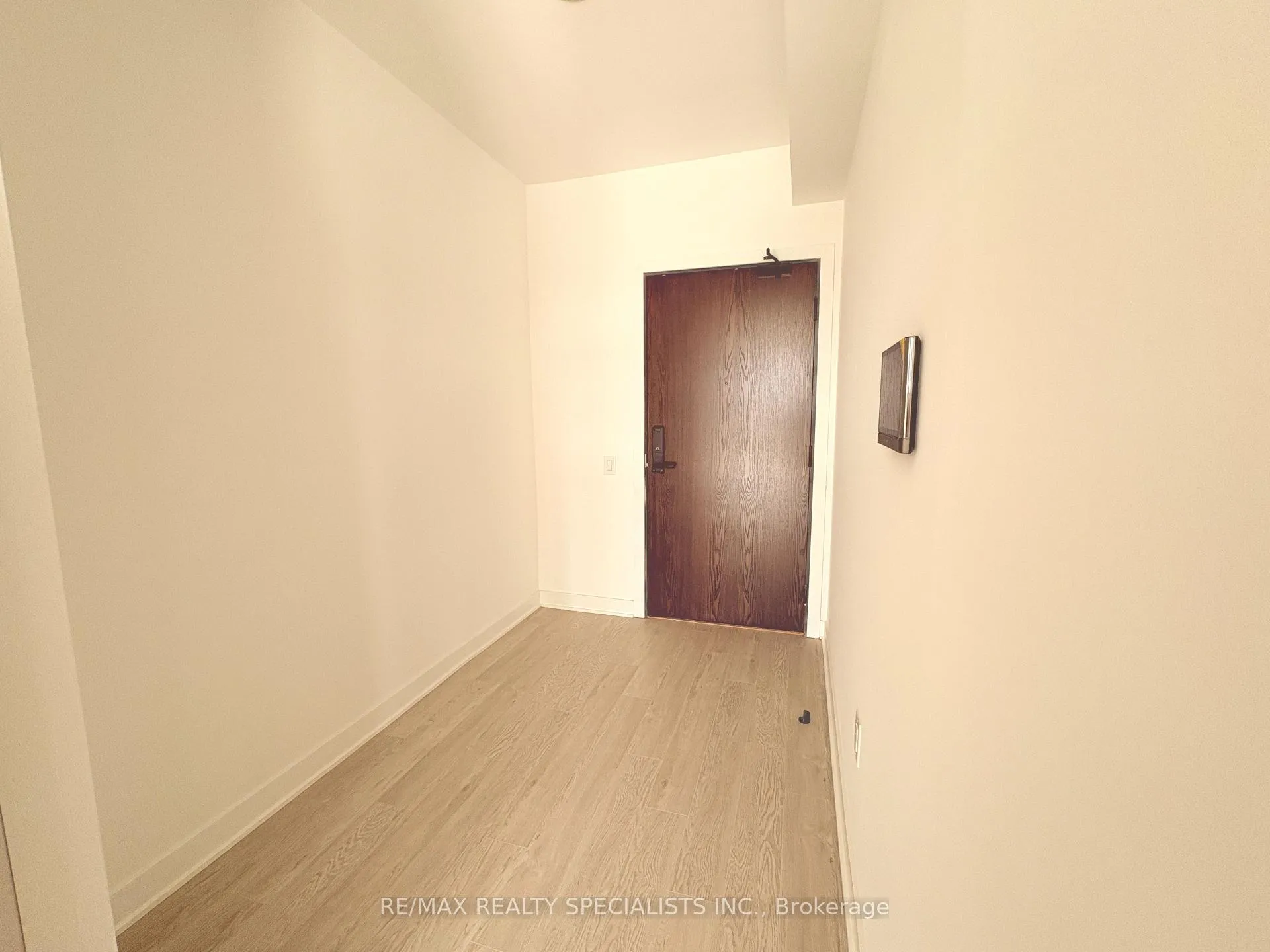 Photo 2 of Unit 1501, 2782 Barton Street, Hamilton, Riverdale — HOMEH