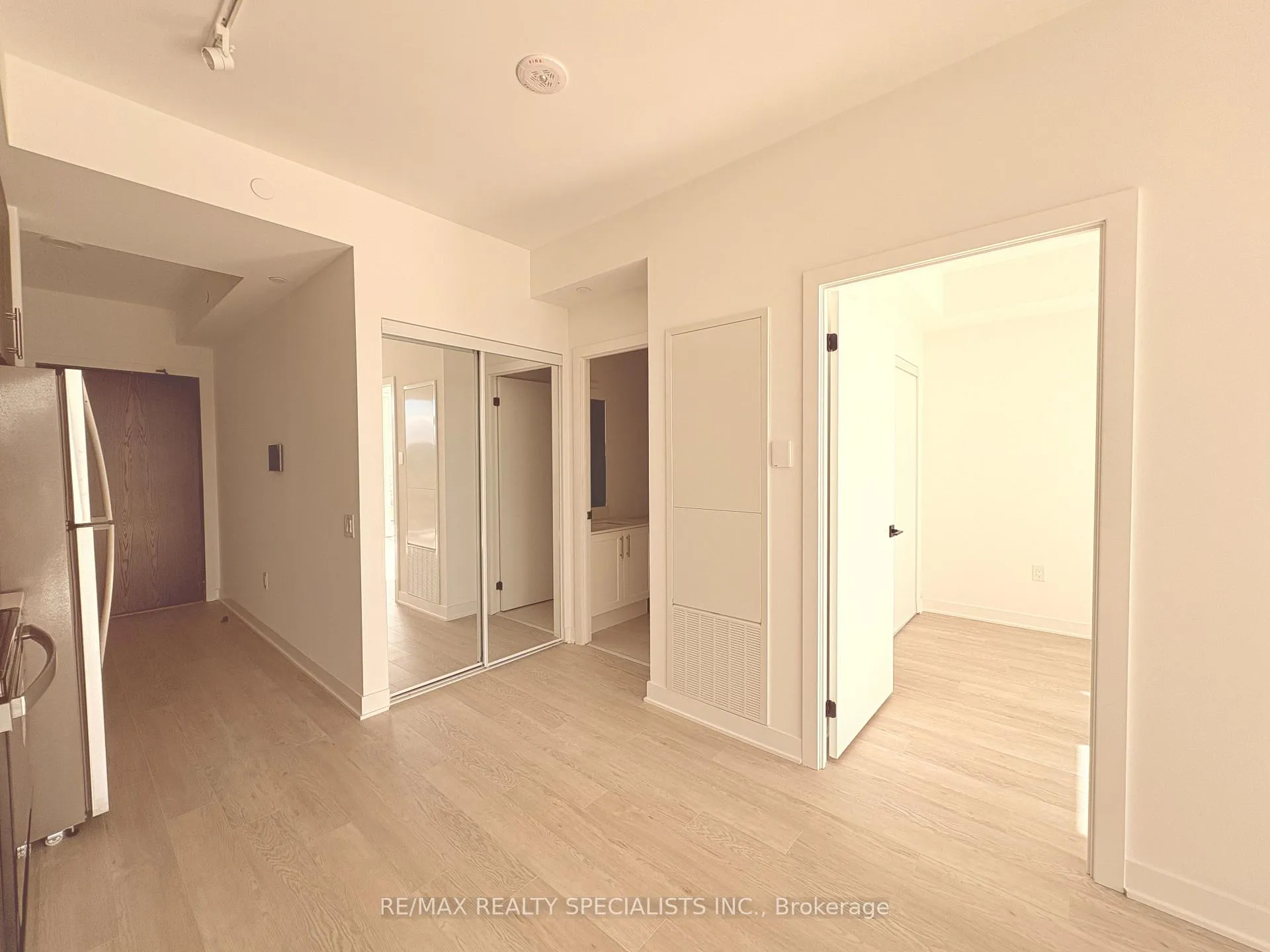 Photo 12 of Unit 1501, 2782 Barton Street, Hamilton, Riverdale — HOMEH