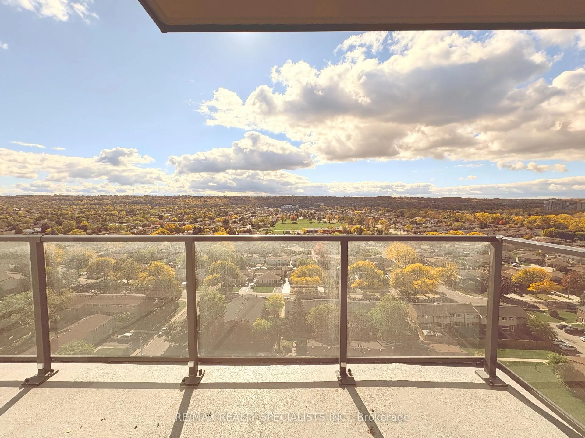 Photo 13 of Unit 1501, 2782 Barton Street, Hamilton, Riverdale — HOMEH