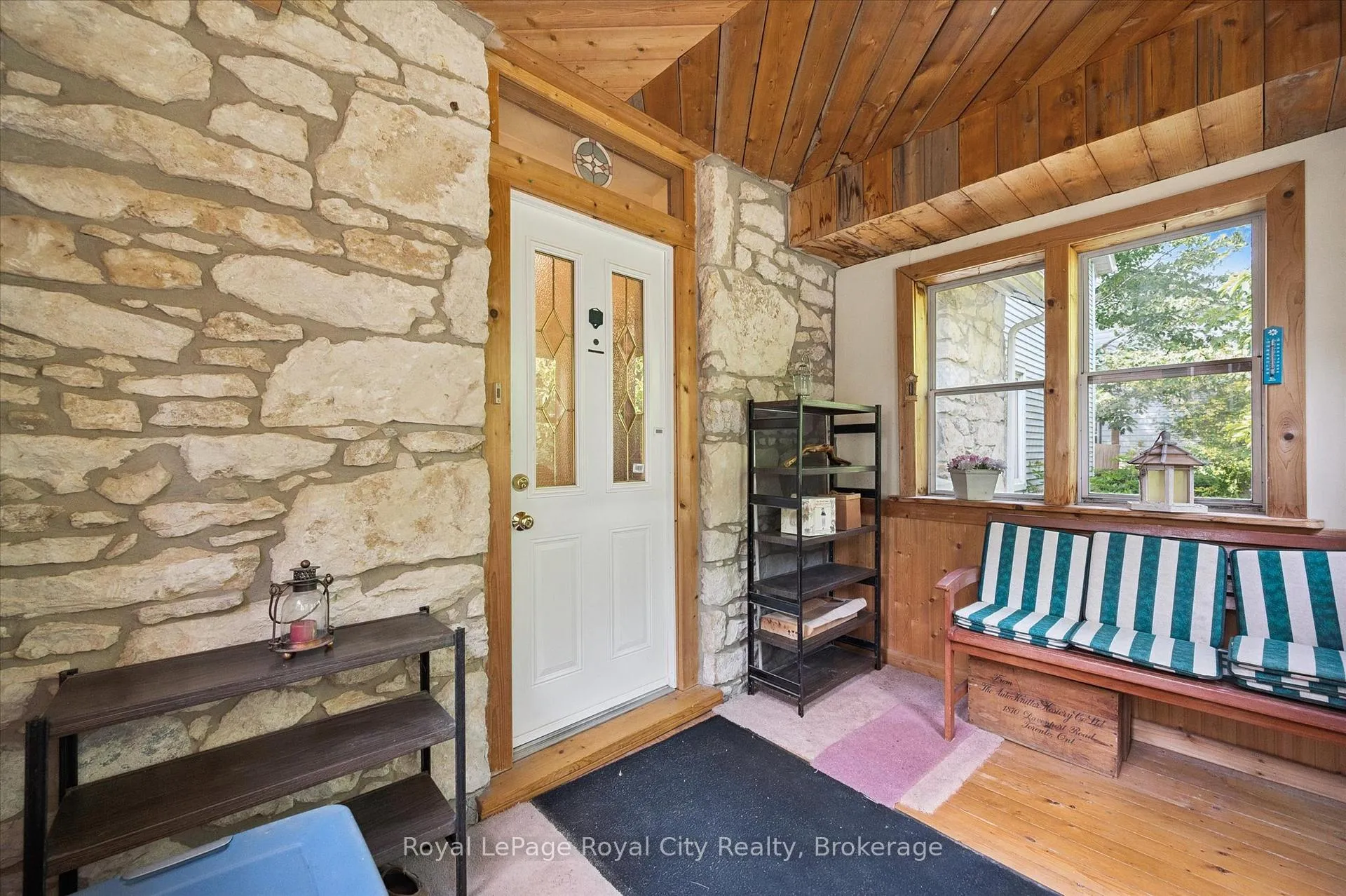 Photo 5 of 69 Nottingham Street, Guelph, Downtown — HOMEH