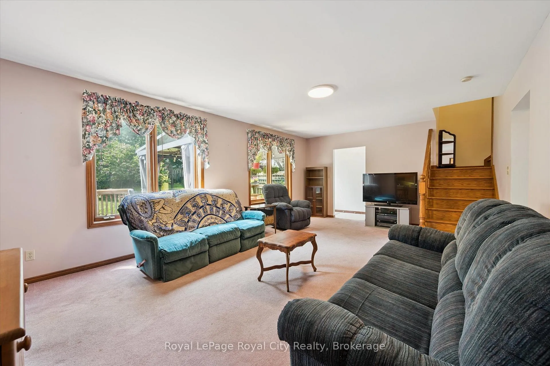 Photo 6 of 69 Nottingham Street, Guelph, Downtown — HOMEH