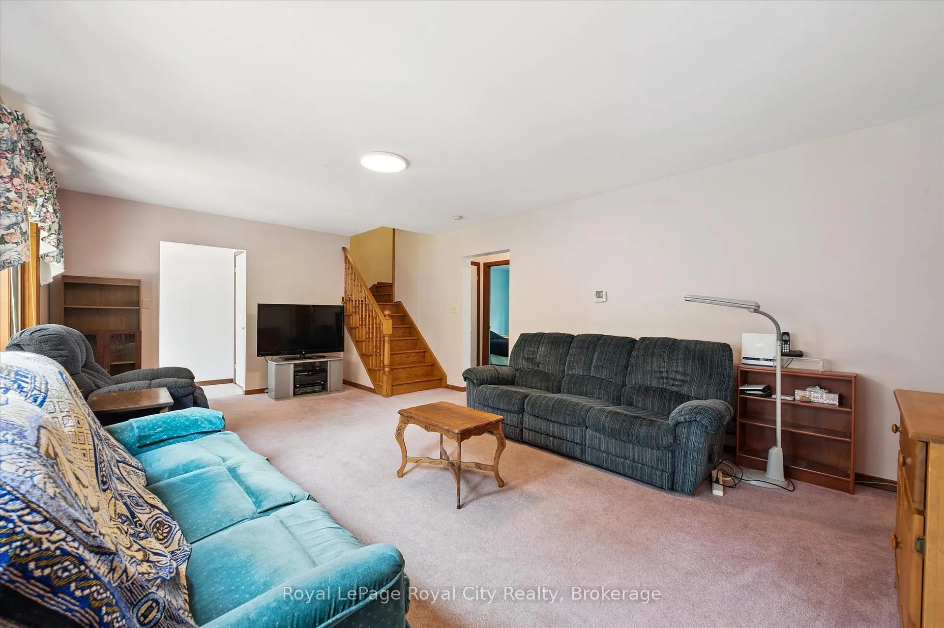 Photo 7 of 69 Nottingham Street, Guelph, Downtown — HOMEH