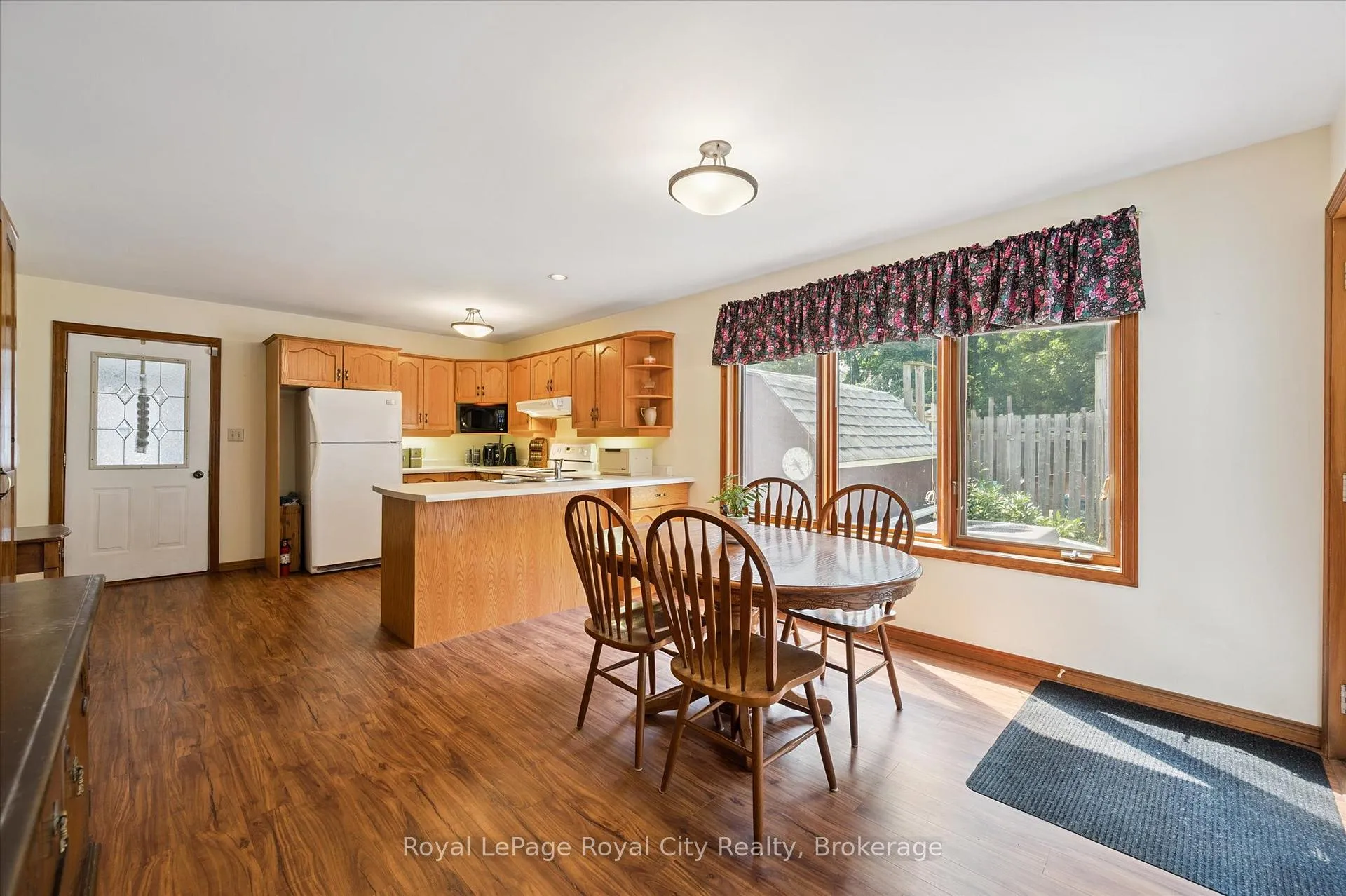 Photo 9 of 69 Nottingham Street, Guelph, Downtown — HOMEH