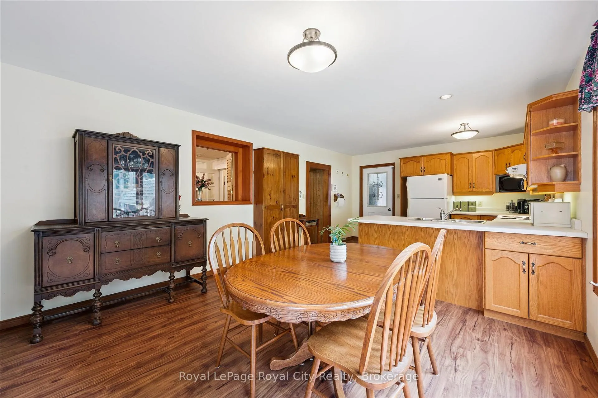 Photo 13 of 69 Nottingham Street, Guelph, Downtown — HOMEH