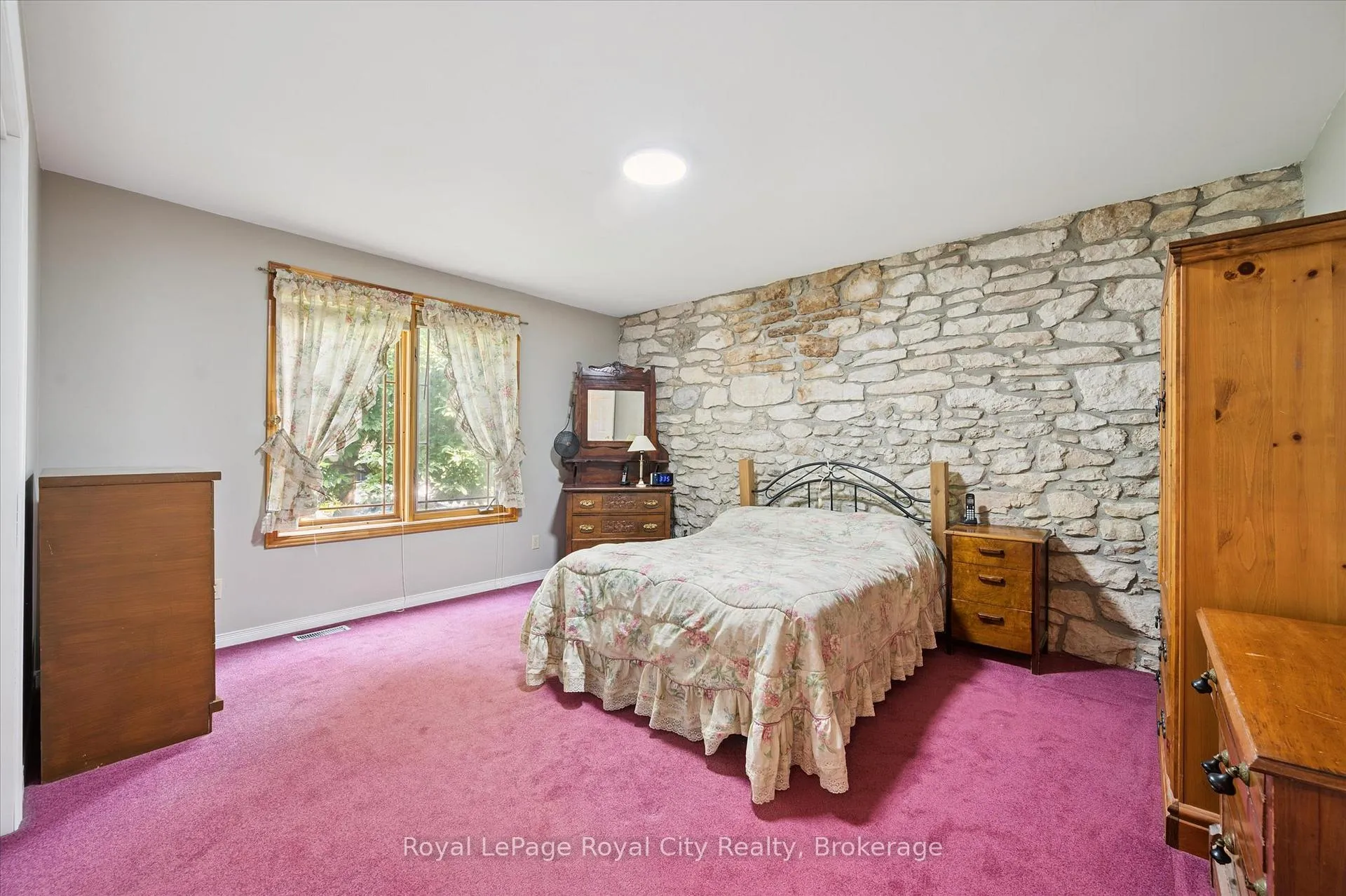 Photo 16 of 69 Nottingham Street, Guelph, Downtown — HOMEH
