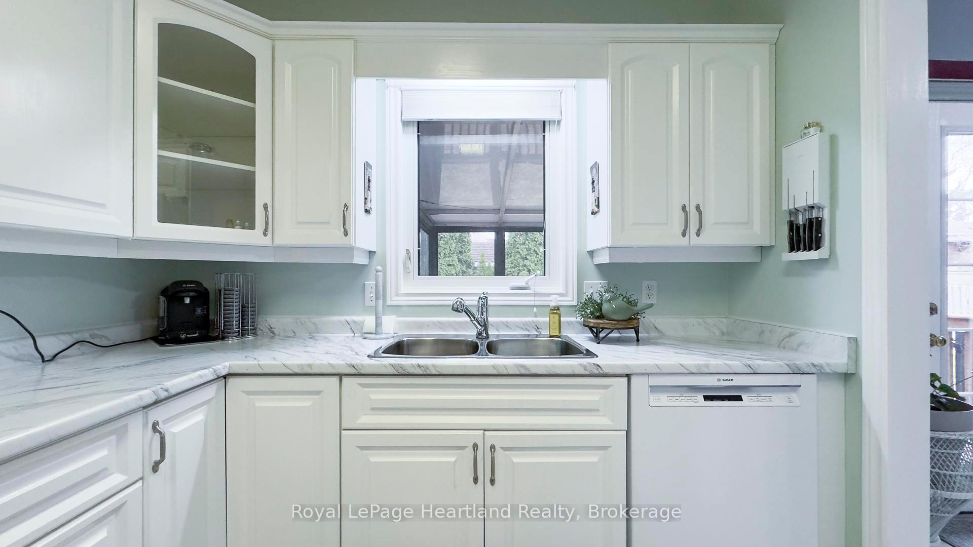 Photo 14 of 243 Martha Street, Goderich, Goderich (Town) — HOMEH