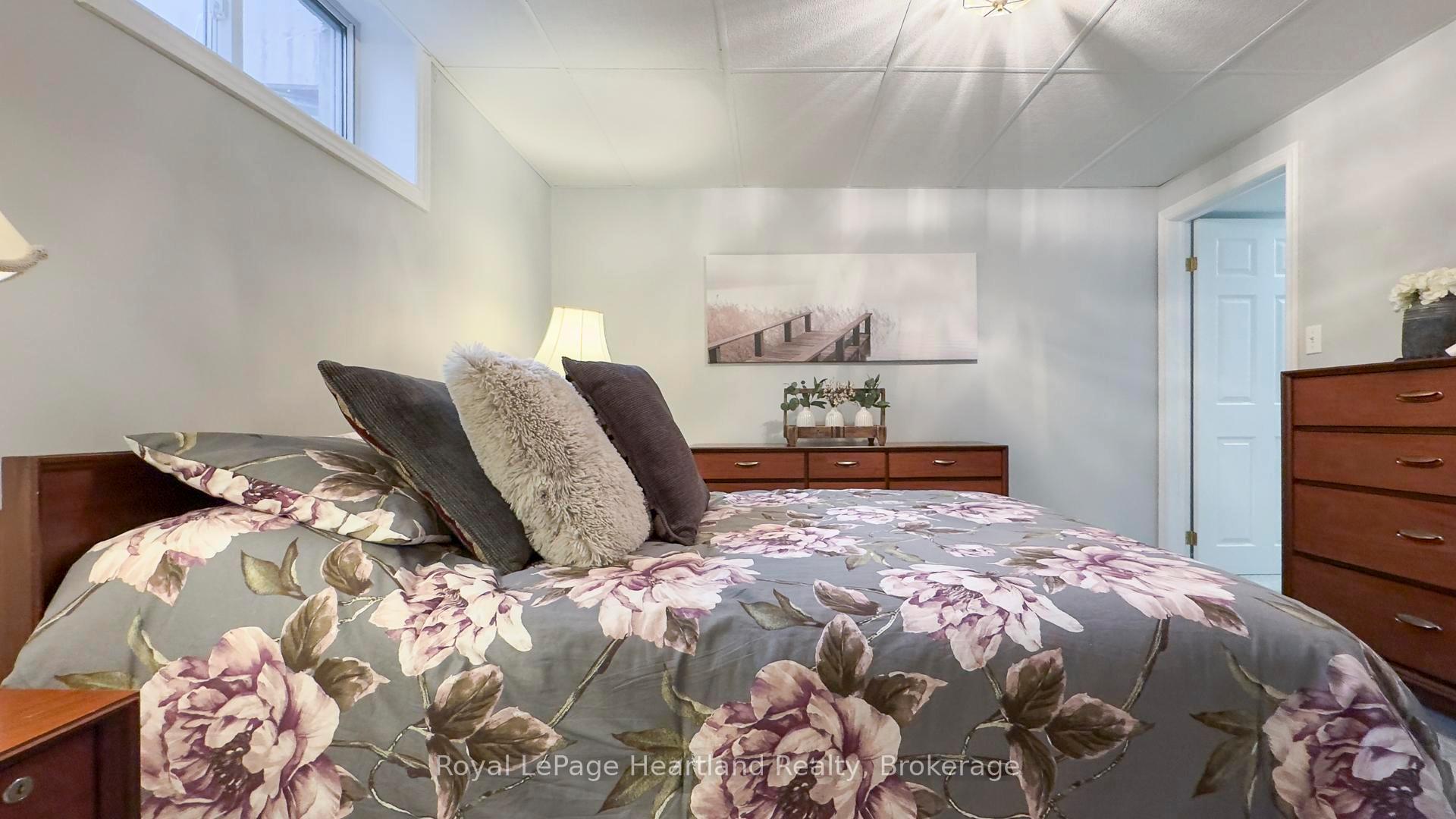 Photo 33 of 243 Martha Street, Goderich, Goderich (Town) — HOMEH