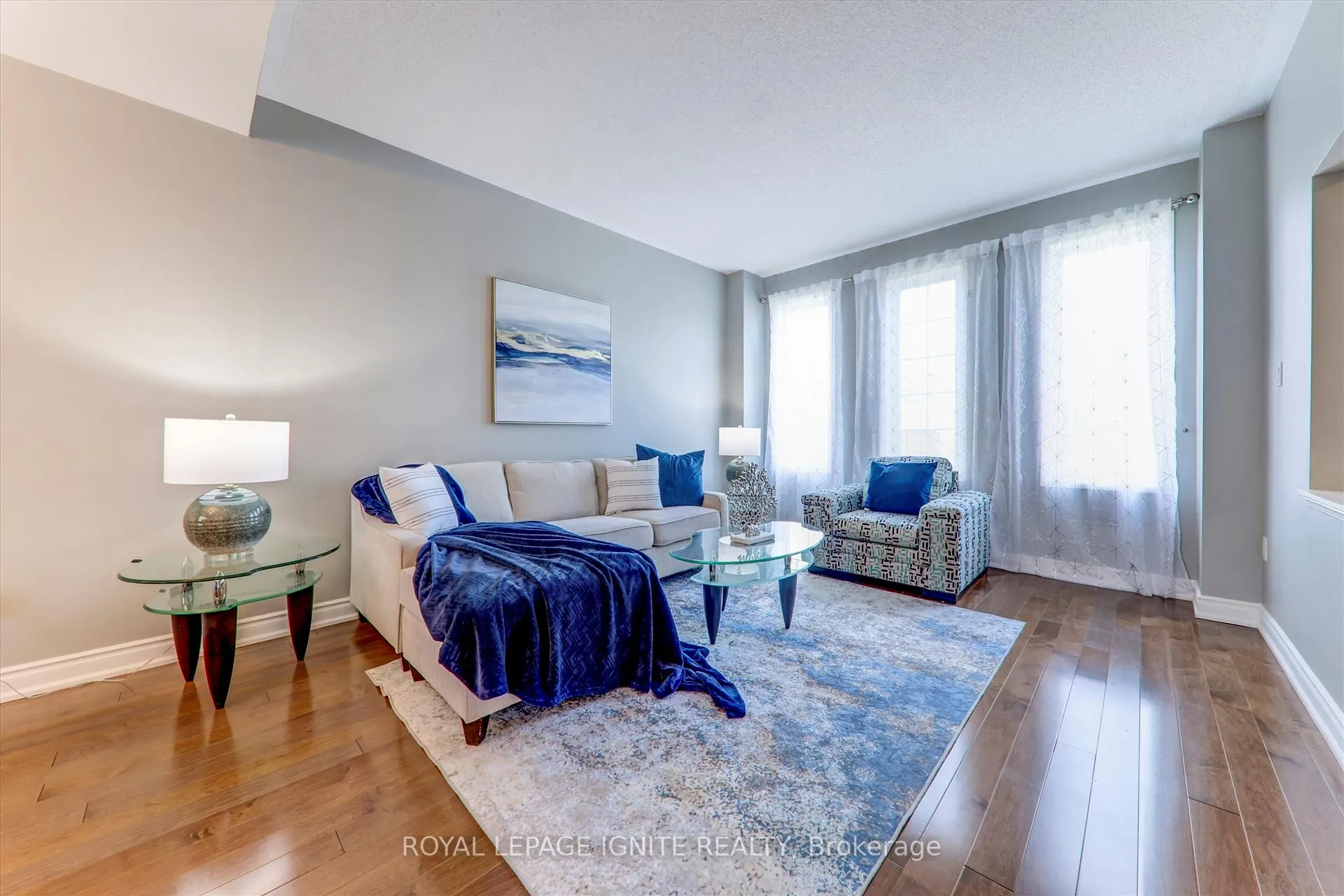 Photo 3 of 1547 Spencely Drive, Oshawa, Taunton — HOMEH