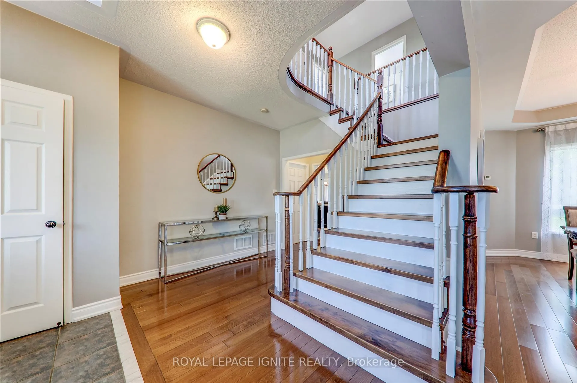 Photo 5 of 1547 Spencely Drive, Oshawa, Taunton — HOMEH