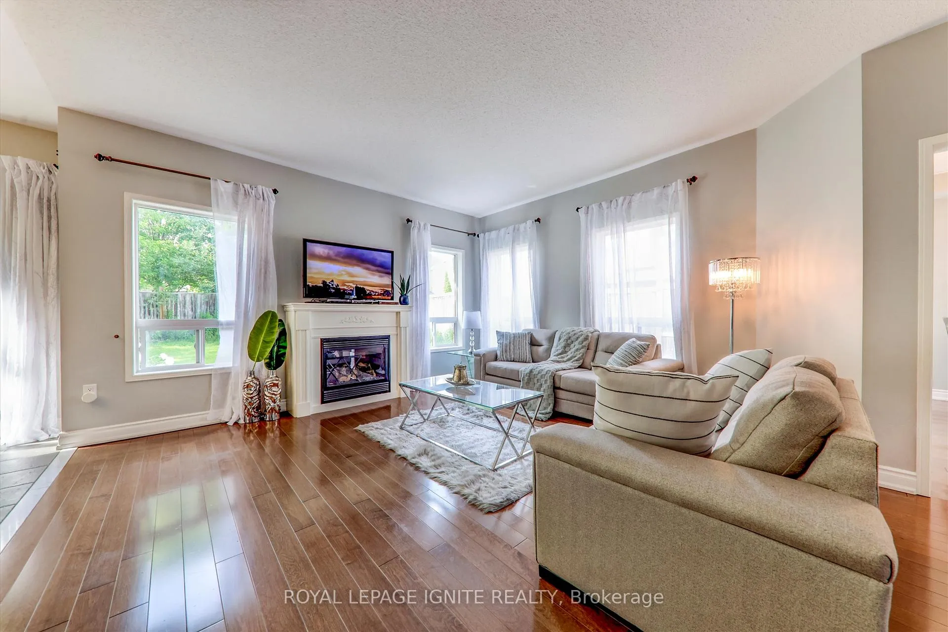 Photo 7 of 1547 Spencely Drive, Oshawa, Taunton — HOMEH