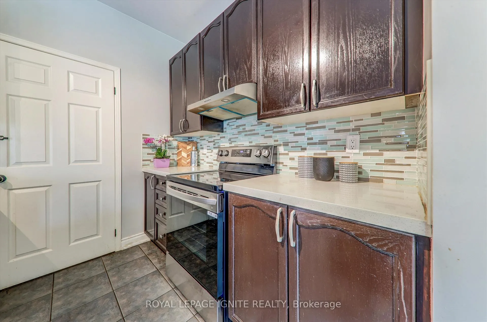 Photo 13 of 1547 Spencely Drive, Oshawa, Taunton — HOMEH
