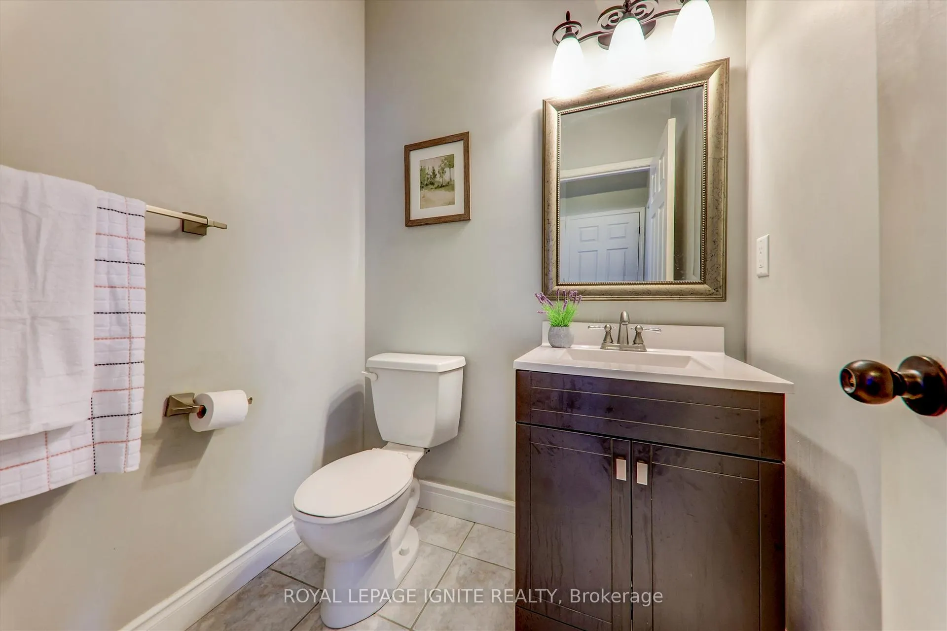 Photo 15 of 1547 Spencely Drive, Oshawa, Taunton — HOMEH