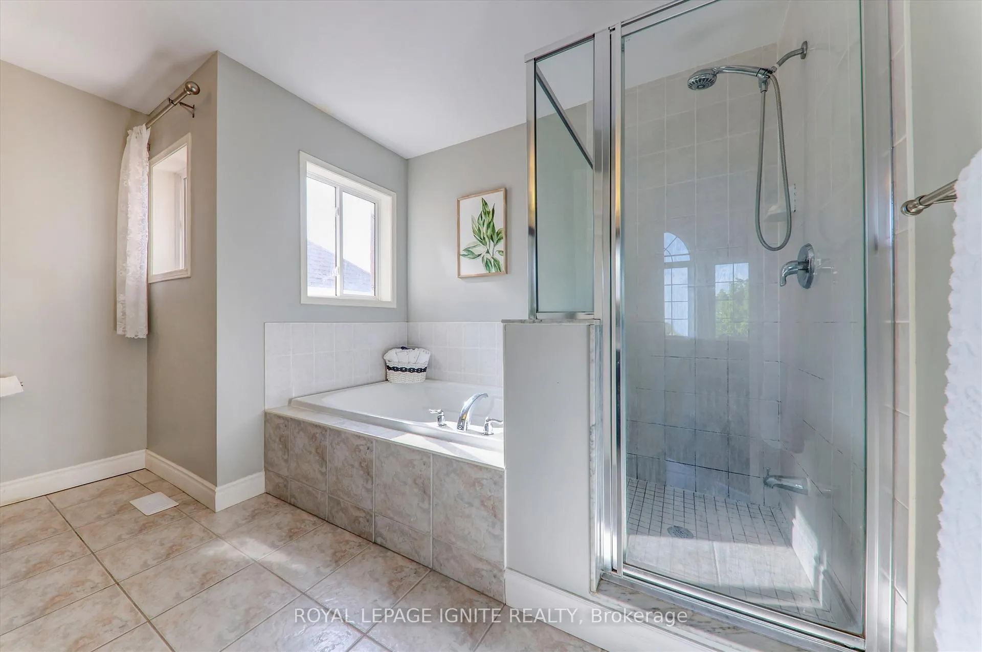 Photo 22 of 1547 Spencely Drive, Oshawa, Taunton — HOMEH