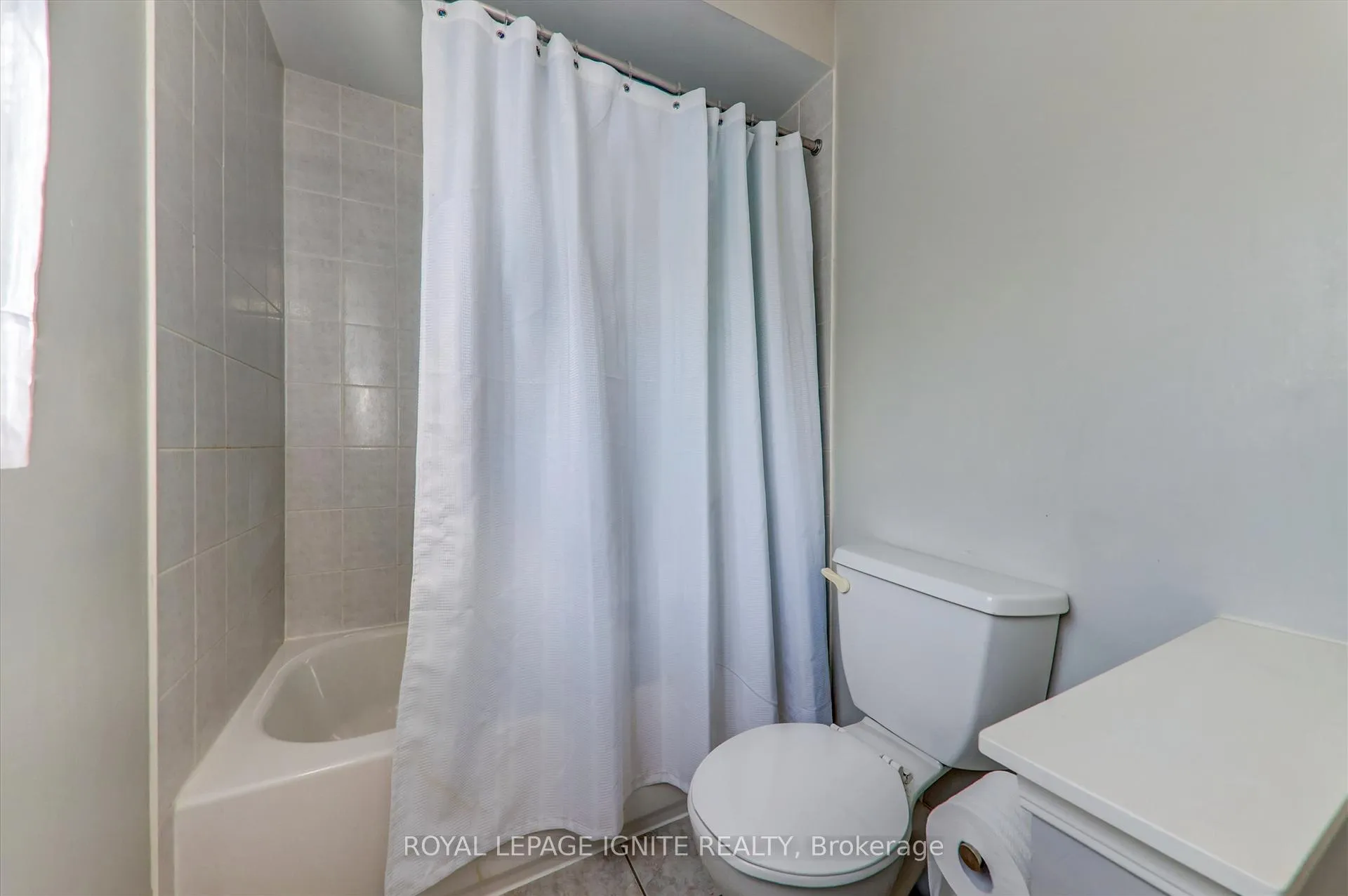 Photo 30 of 1547 Spencely Drive, Oshawa, Taunton — HOMEH