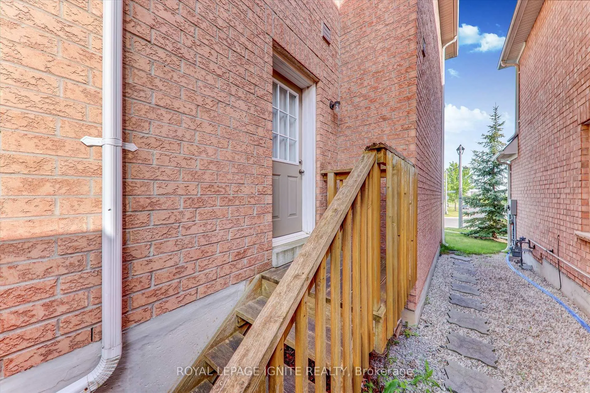 Photo 33 of 1547 Spencely Drive, Oshawa, Taunton — HOMEH