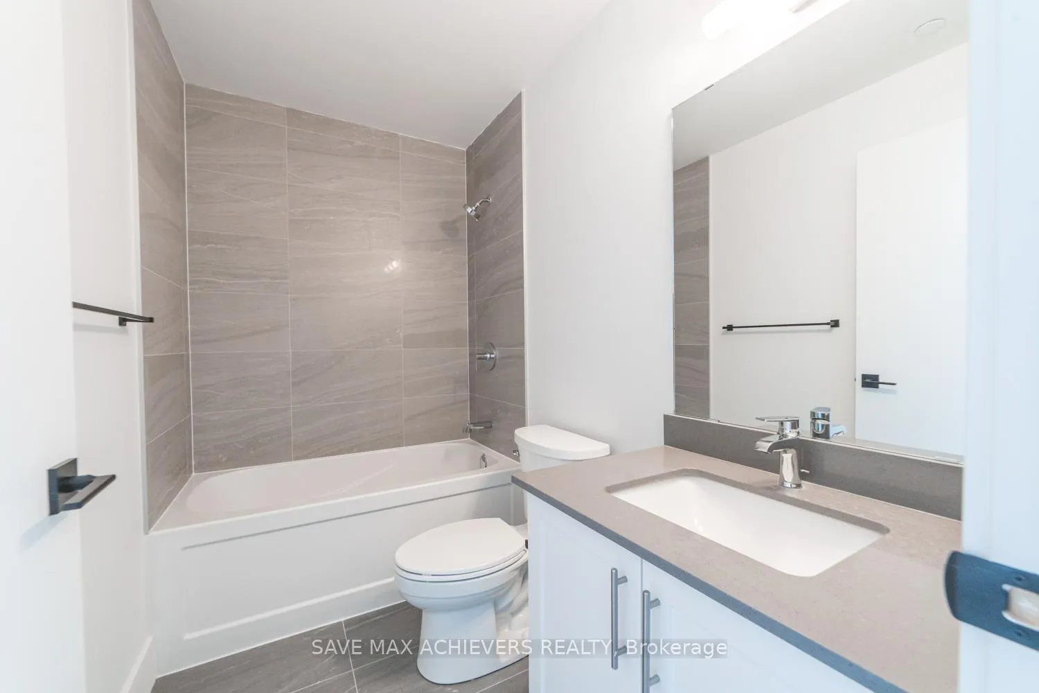 Photo 9 of Unit 1510, 2782 Barton Street E, Hamilton, Riverdale — HOMEH