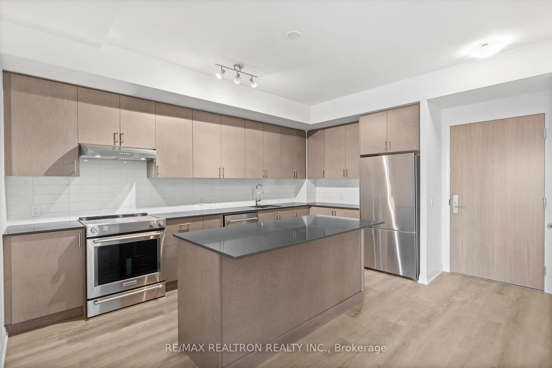 Photo 11 of Unit 523, 8960 Jane Street, Vaughan, Concord — HOMEH