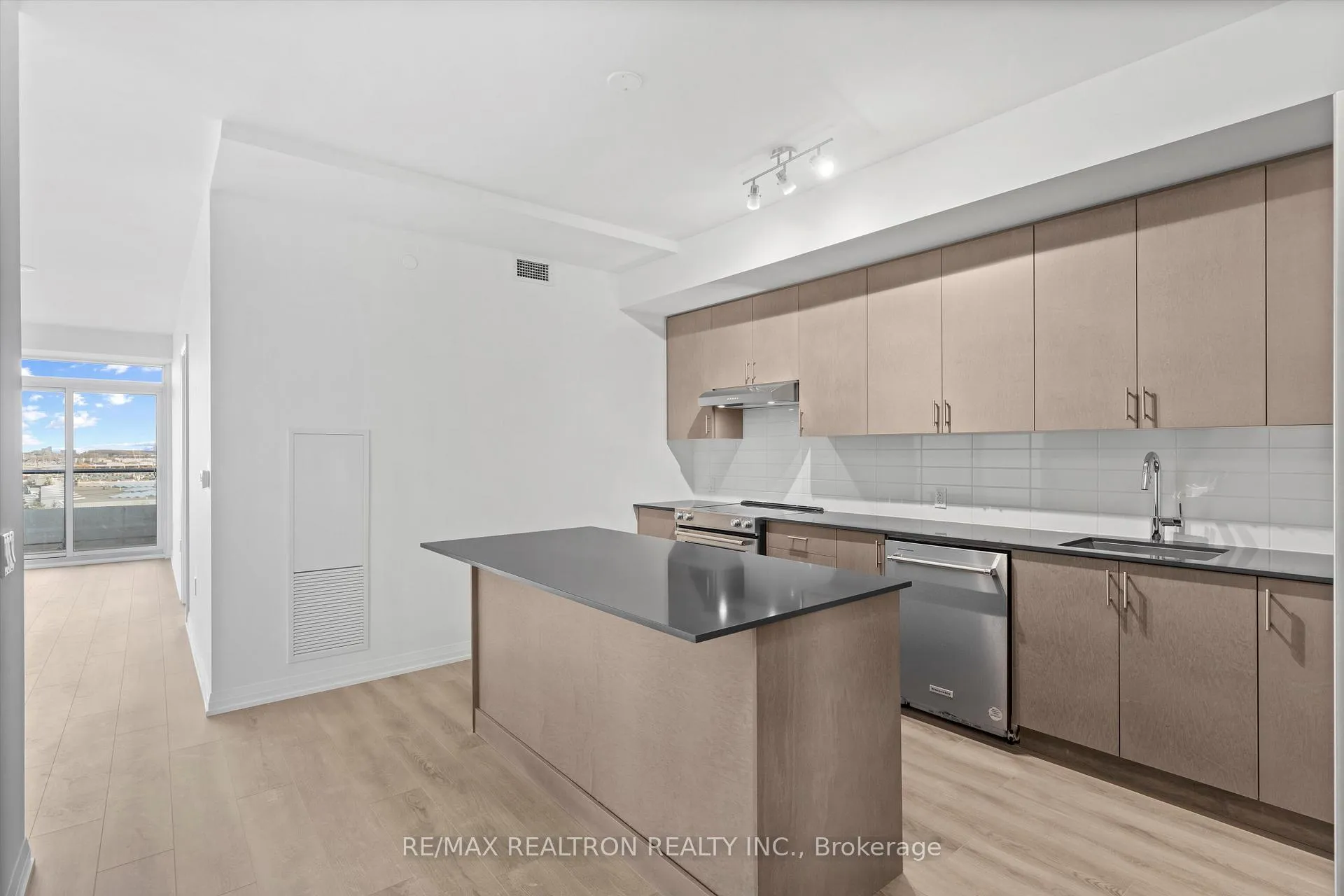 Photo 16 of Unit 523, 8960 Jane Street, Vaughan, Concord — HOMEH