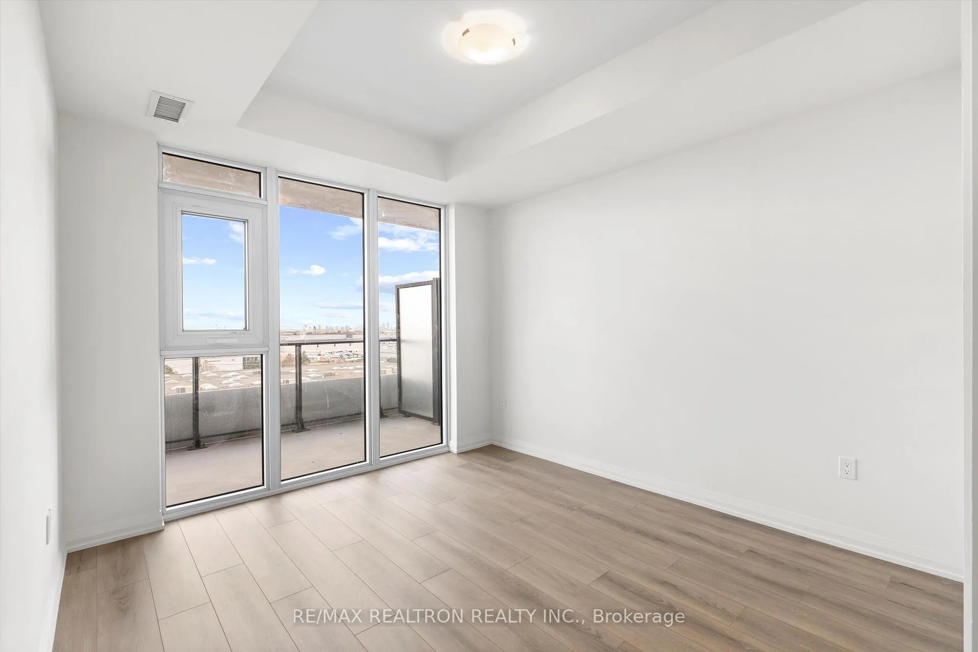 Photo 33 of Unit 523, 8960 Jane Street, Vaughan, Concord — HOMEH