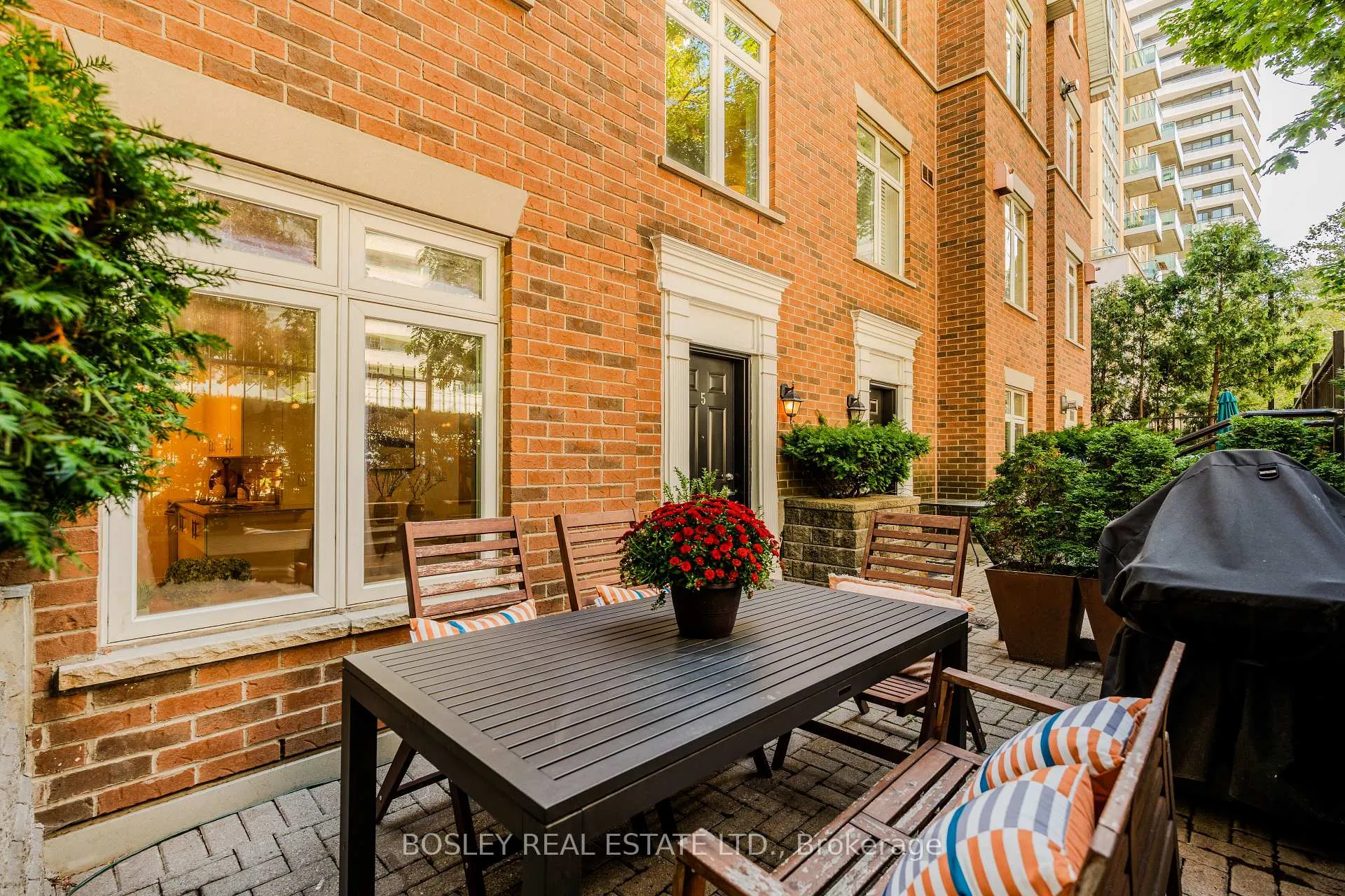 Photo 8 of Unit 5, 83 Lillian Street, Toronto, Mount Pleasant West — HOMEH