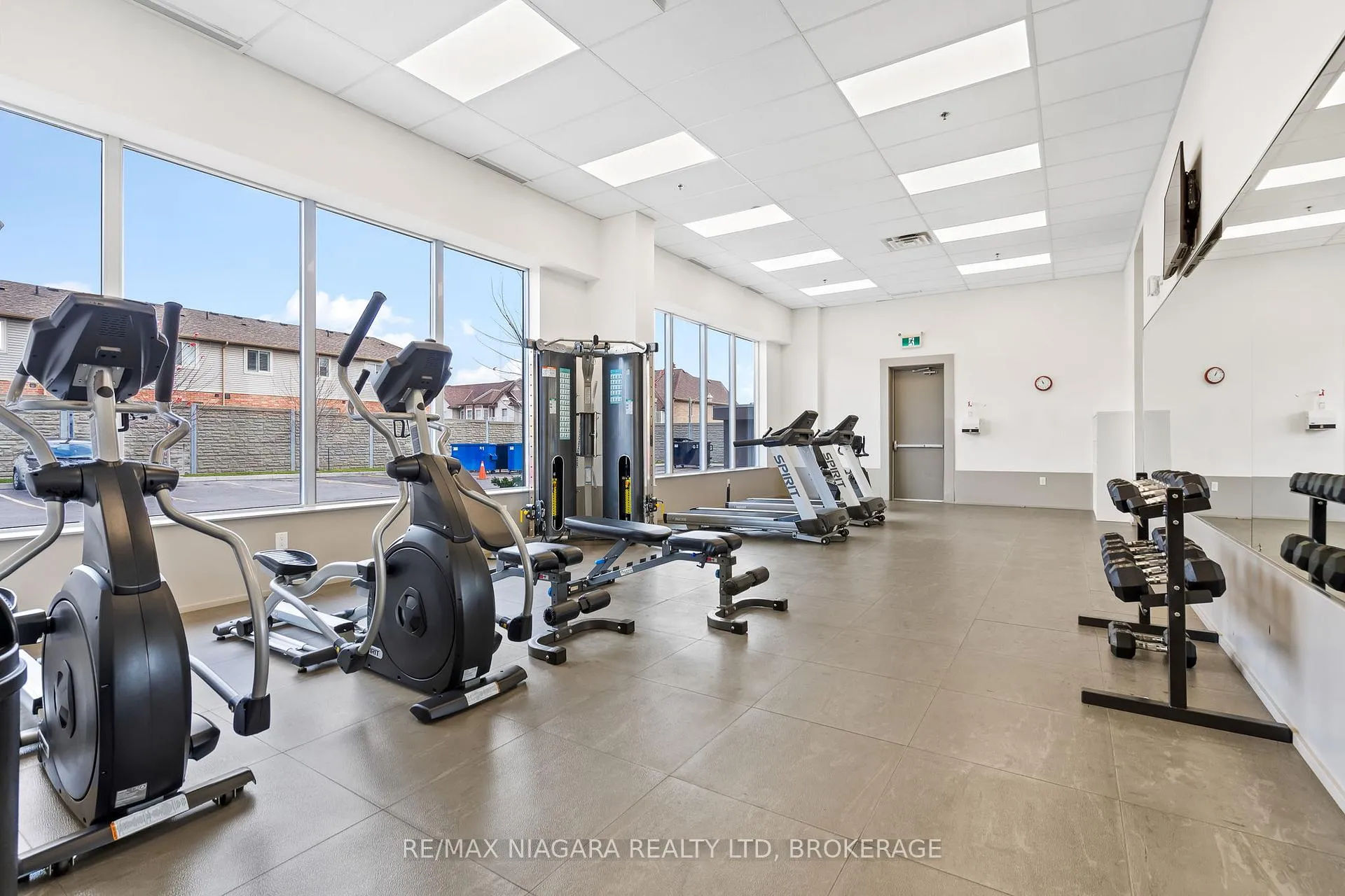 Photo 19 of Unit 1202, 550 North Service Road, Grimsby, Grimsby Beach — HOMEH