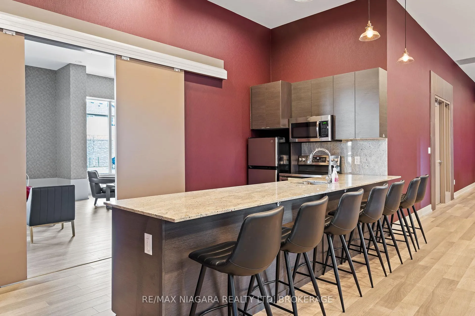 Photo 21 of Unit 1202, 550 North Service Road, Grimsby, Grimsby Beach — HOMEH