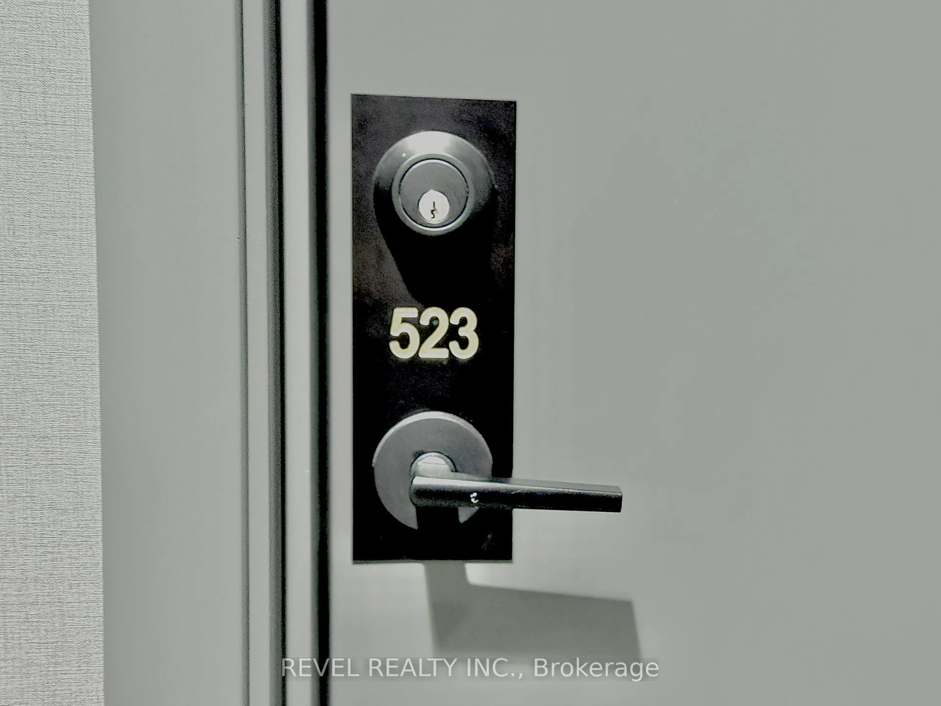 Photo 2 of Unit 523, 1010 Dundas Street E, Whitby, Blue Grass Meadows — HOMEH
