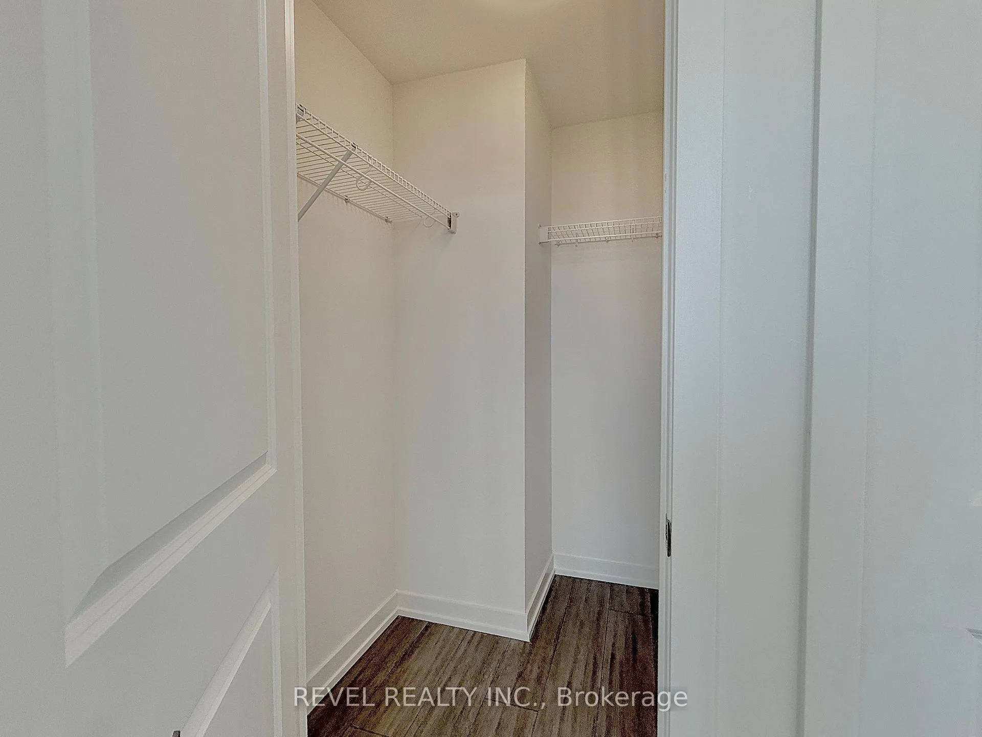 Photo 10 of Unit 523, 1010 Dundas Street E, Whitby, Blue Grass Meadows — HOMEH