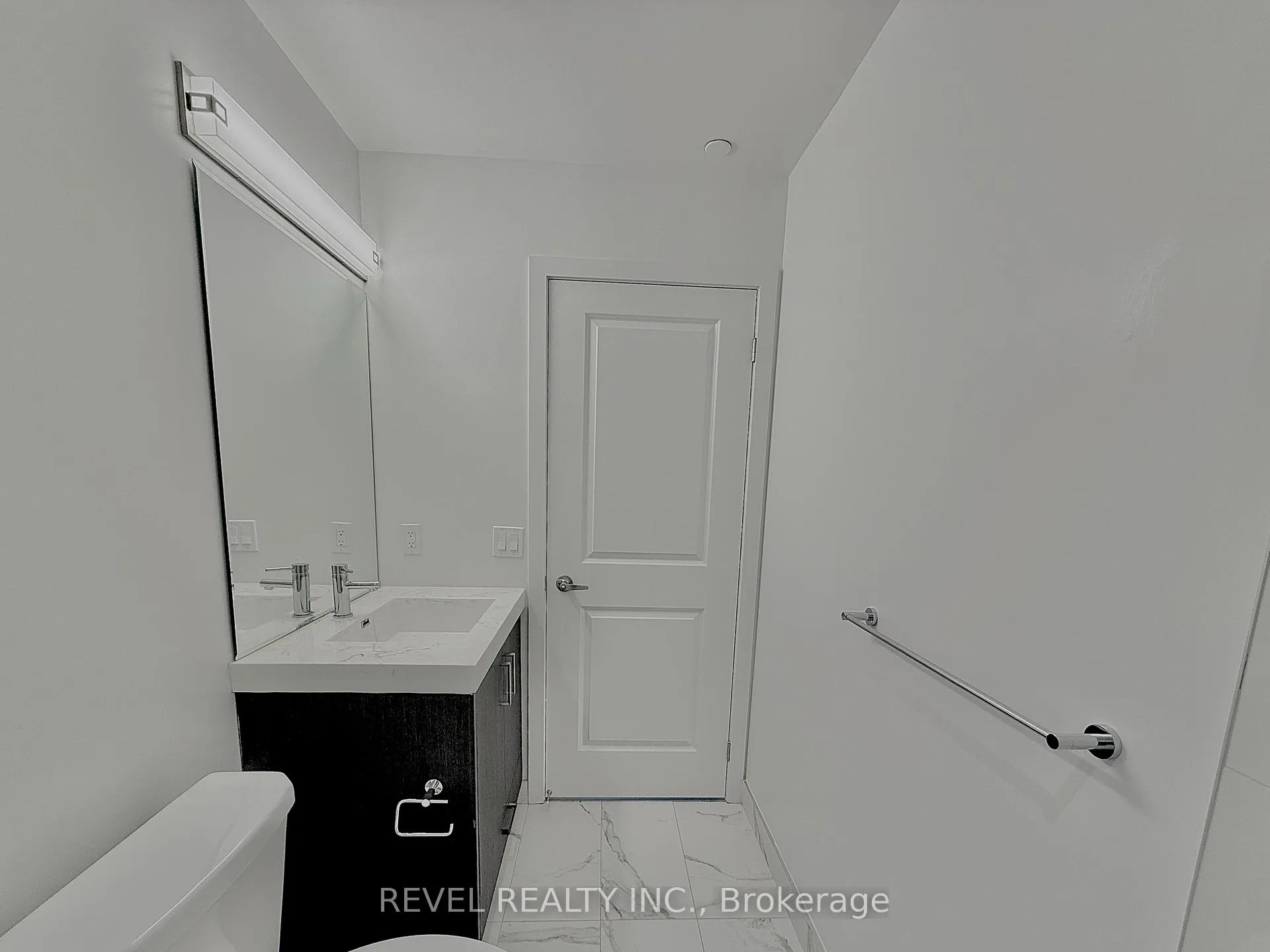 Photo 16 of Unit 523, 1010 Dundas Street E, Whitby, Blue Grass Meadows — HOMEH