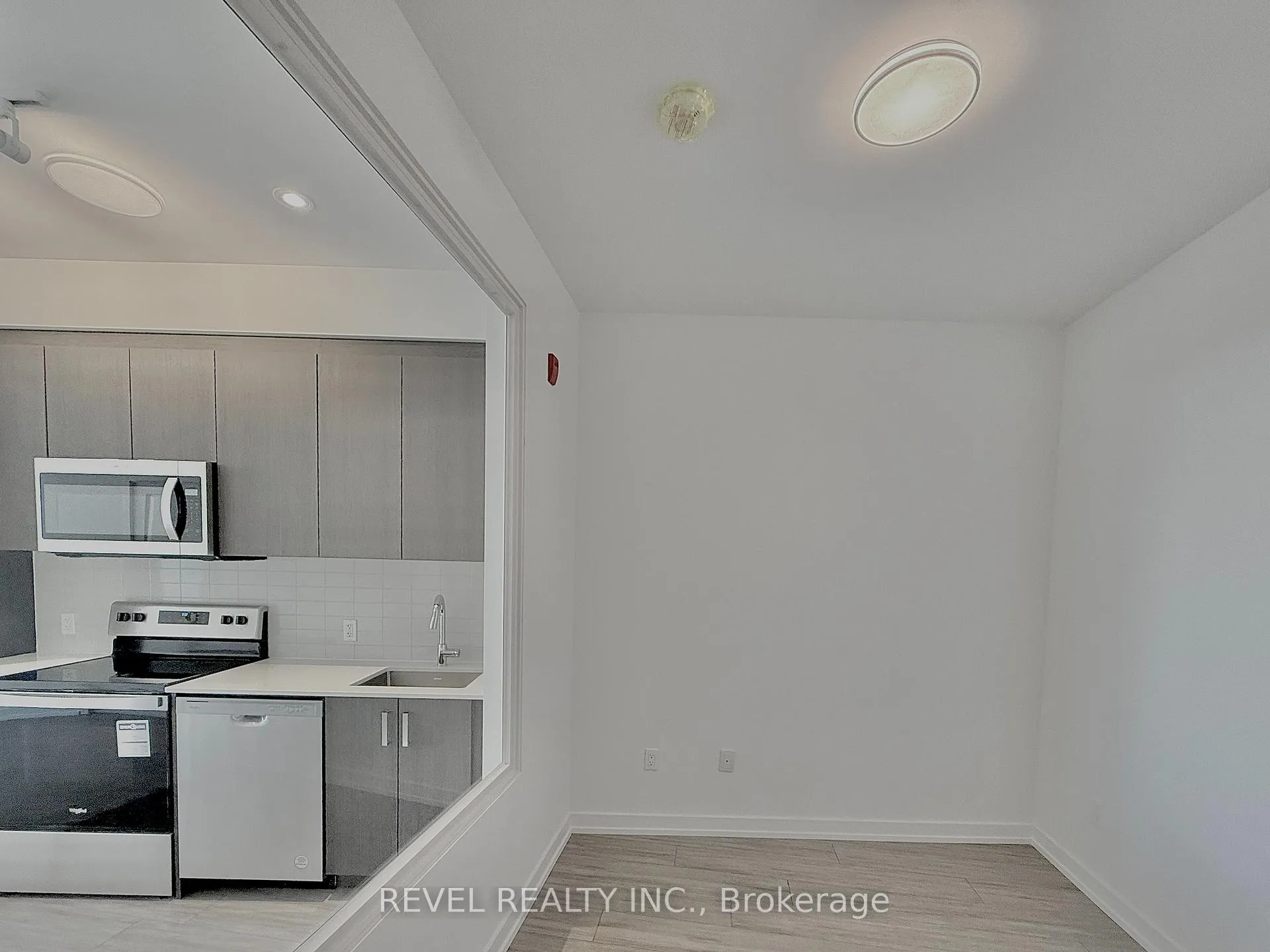 Photo 17 of Unit 523, 1010 Dundas Street E, Whitby, Blue Grass Meadows — HOMEH
