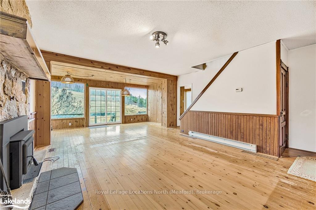 Photo 12 of 556341 6TH Line, Blue Mountains — HOMEH