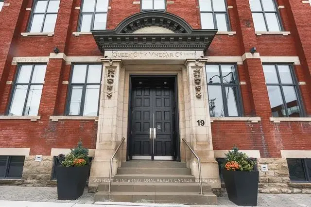 Front of Unit 107, 19 River Street